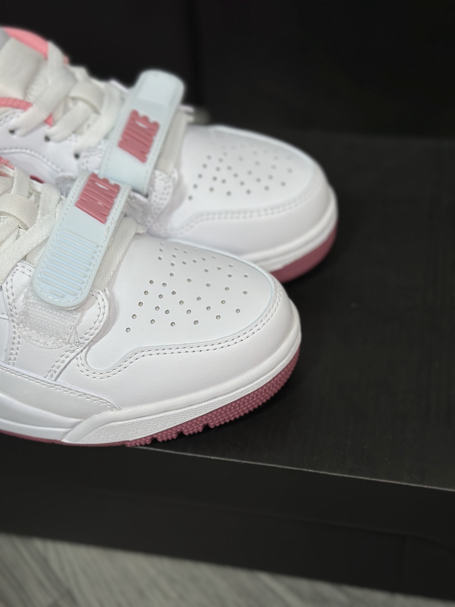 Jordan Nike Basic Shoes L