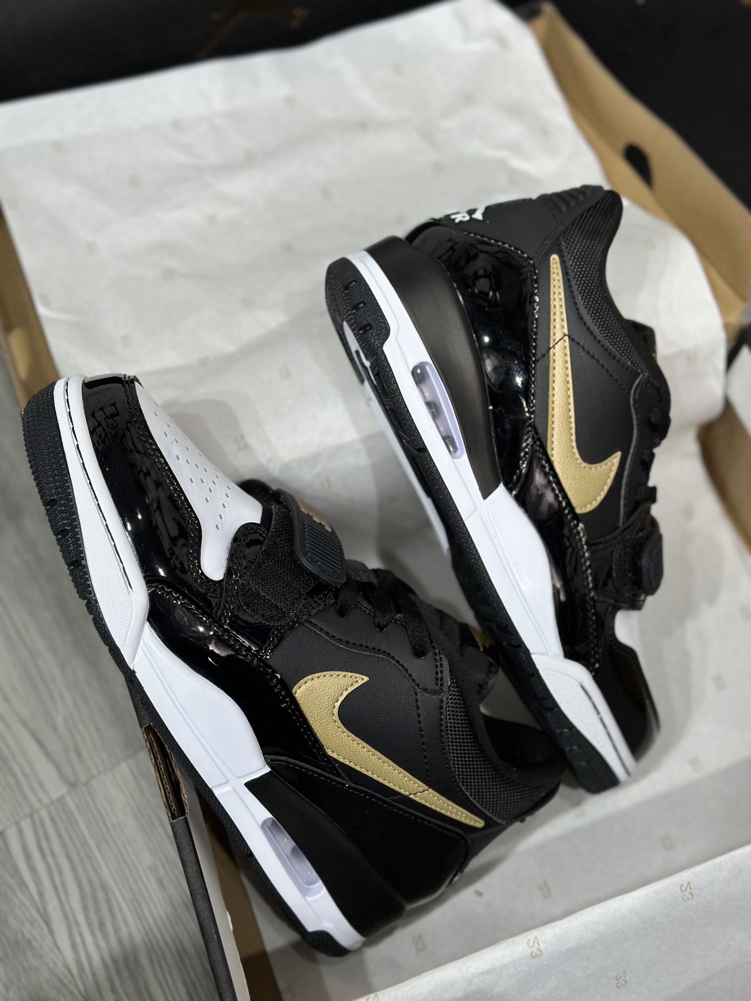 Jordan Nike Basic Shoes L