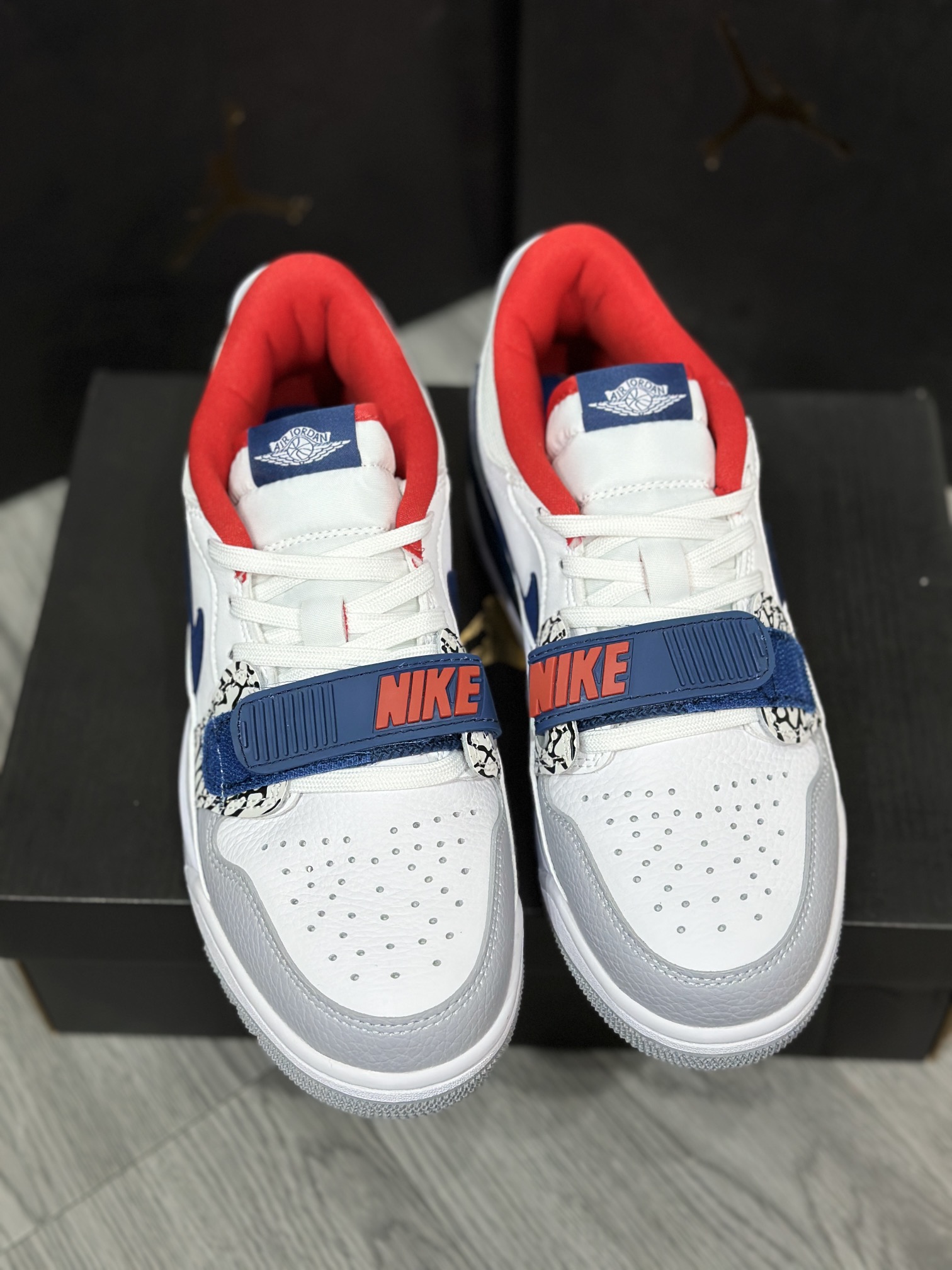 Jordan Nike Basic Shoes L