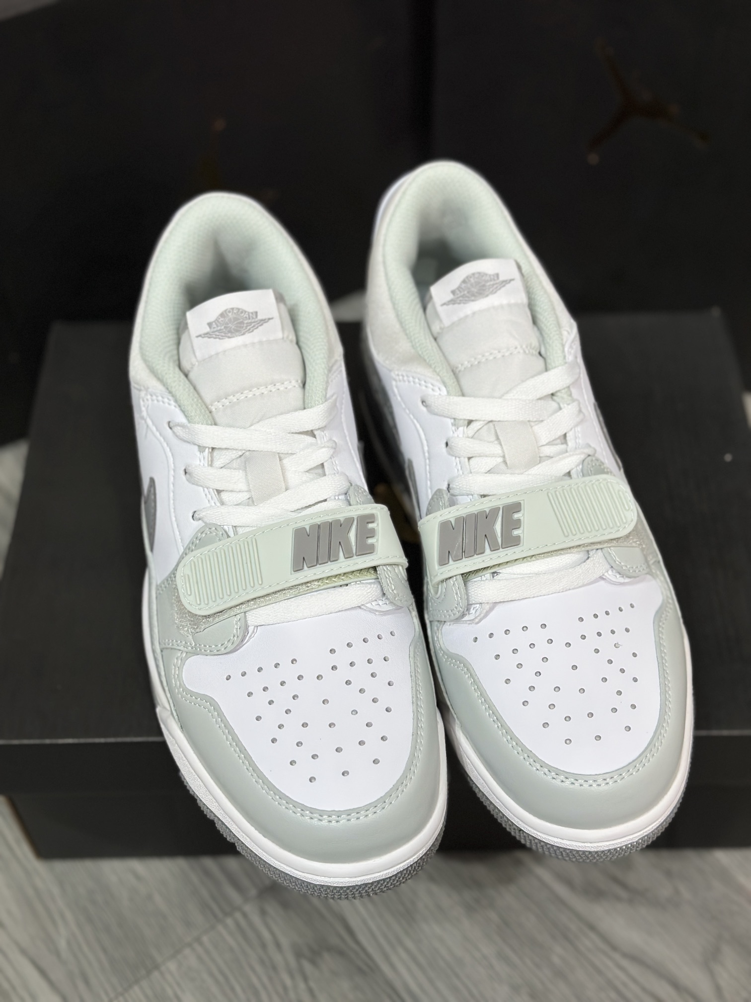 Jordan Nike Basic Shoes L