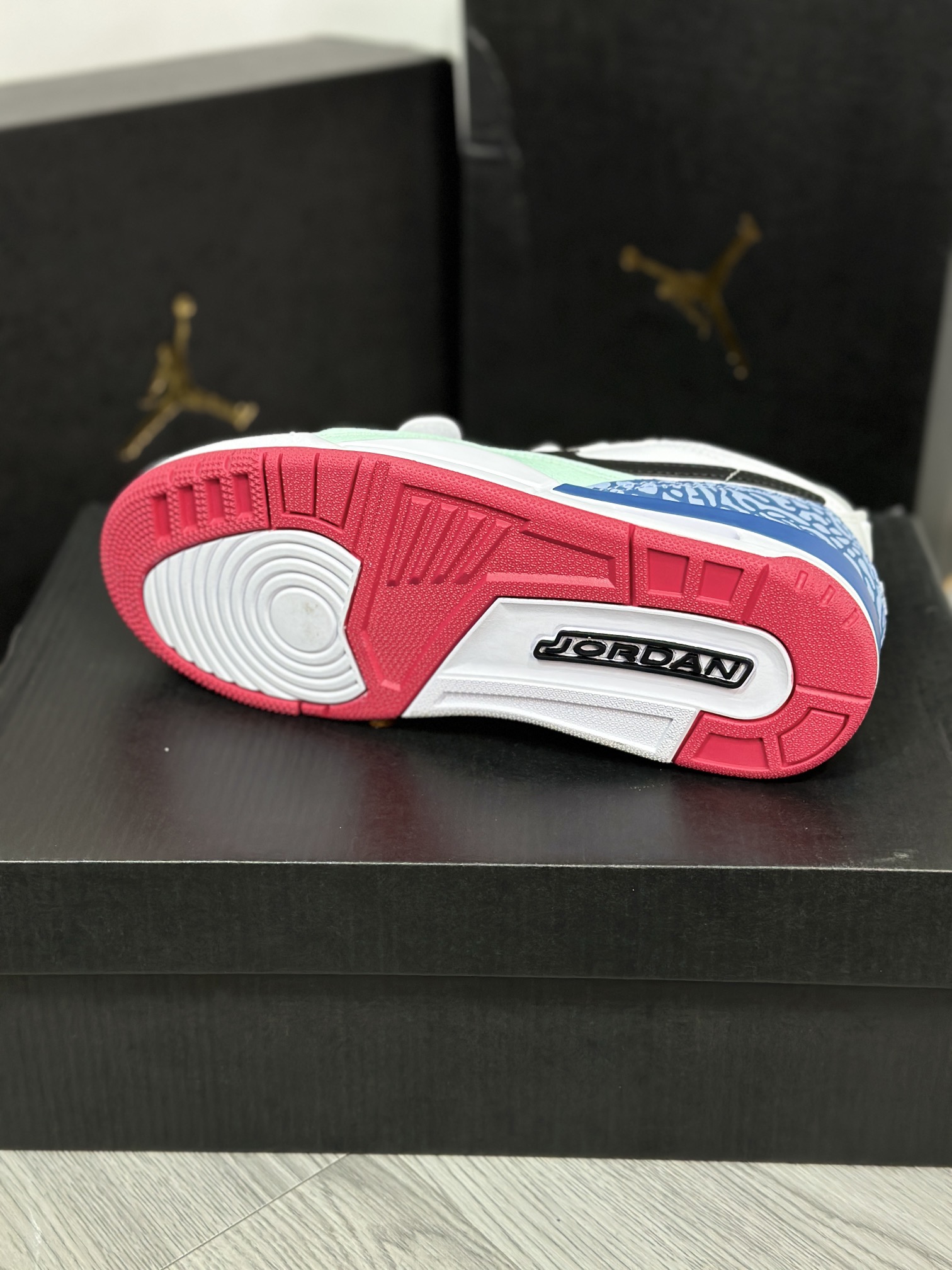 Jordan Nike Basic Shoes L