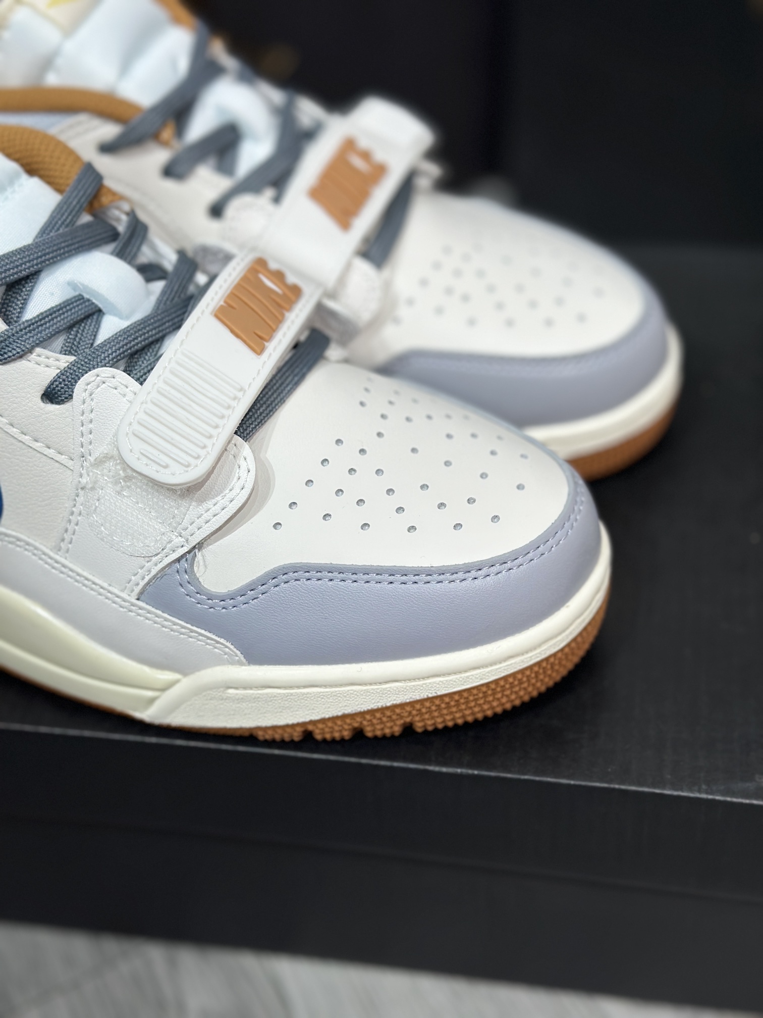 Jordan Nike Basic Shoes L