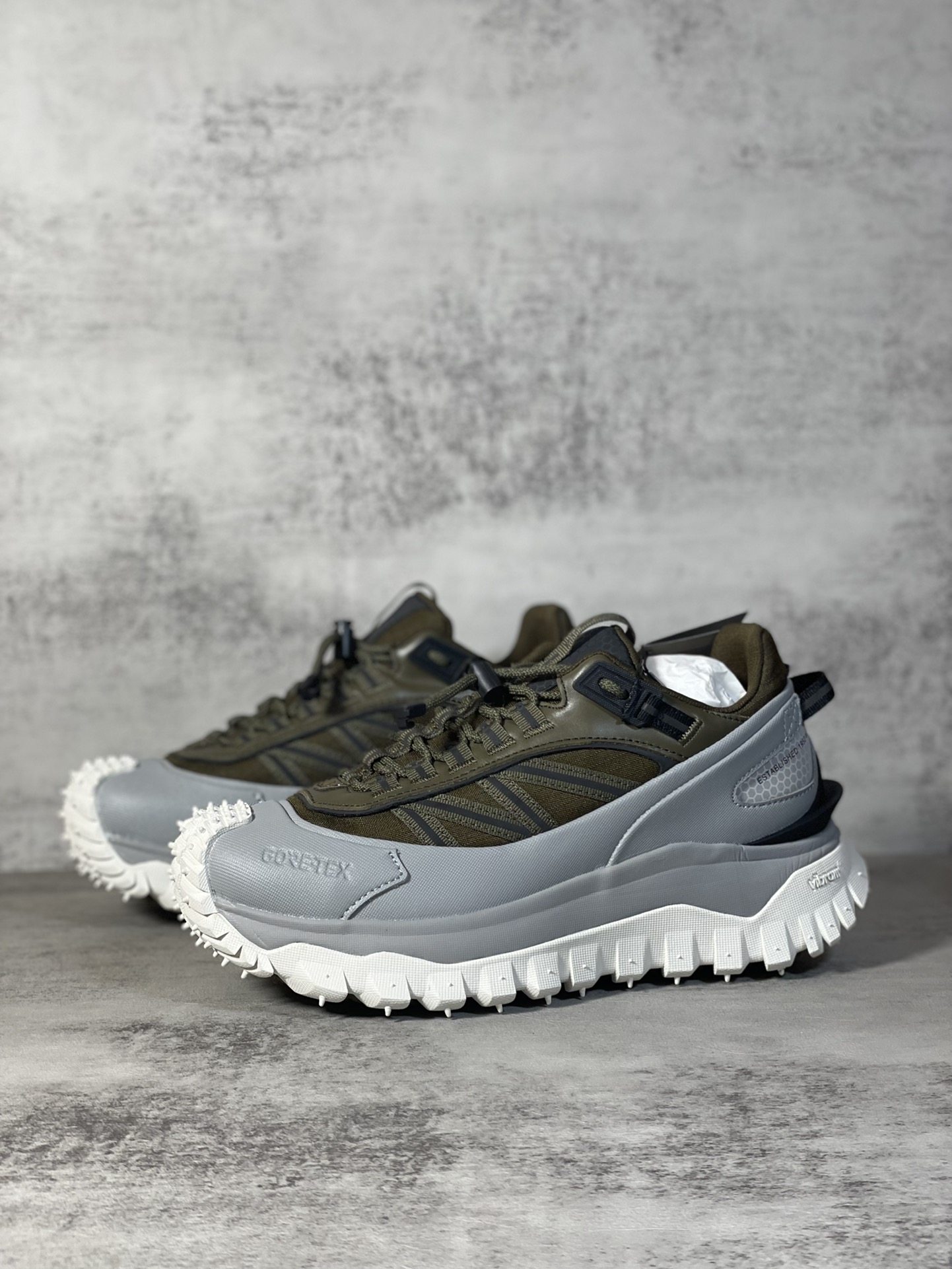 Moncler Sneakers Shock Absorbing M-l