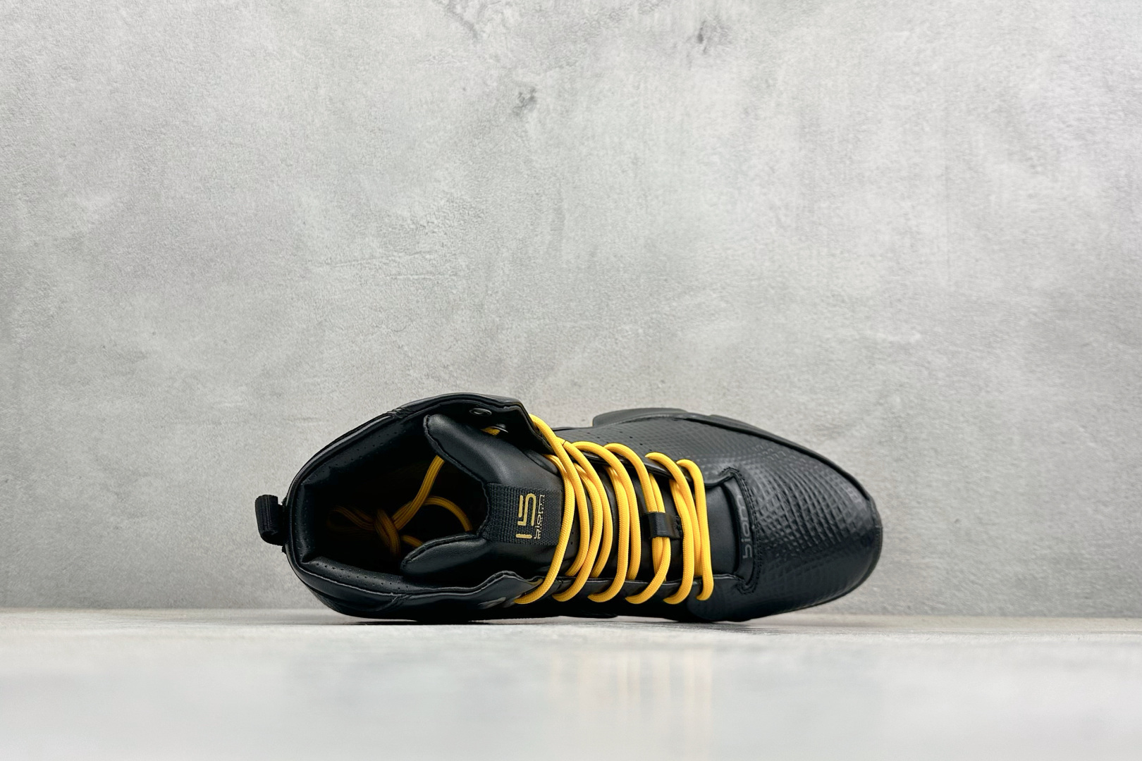 Basic Shoes M-l-s
