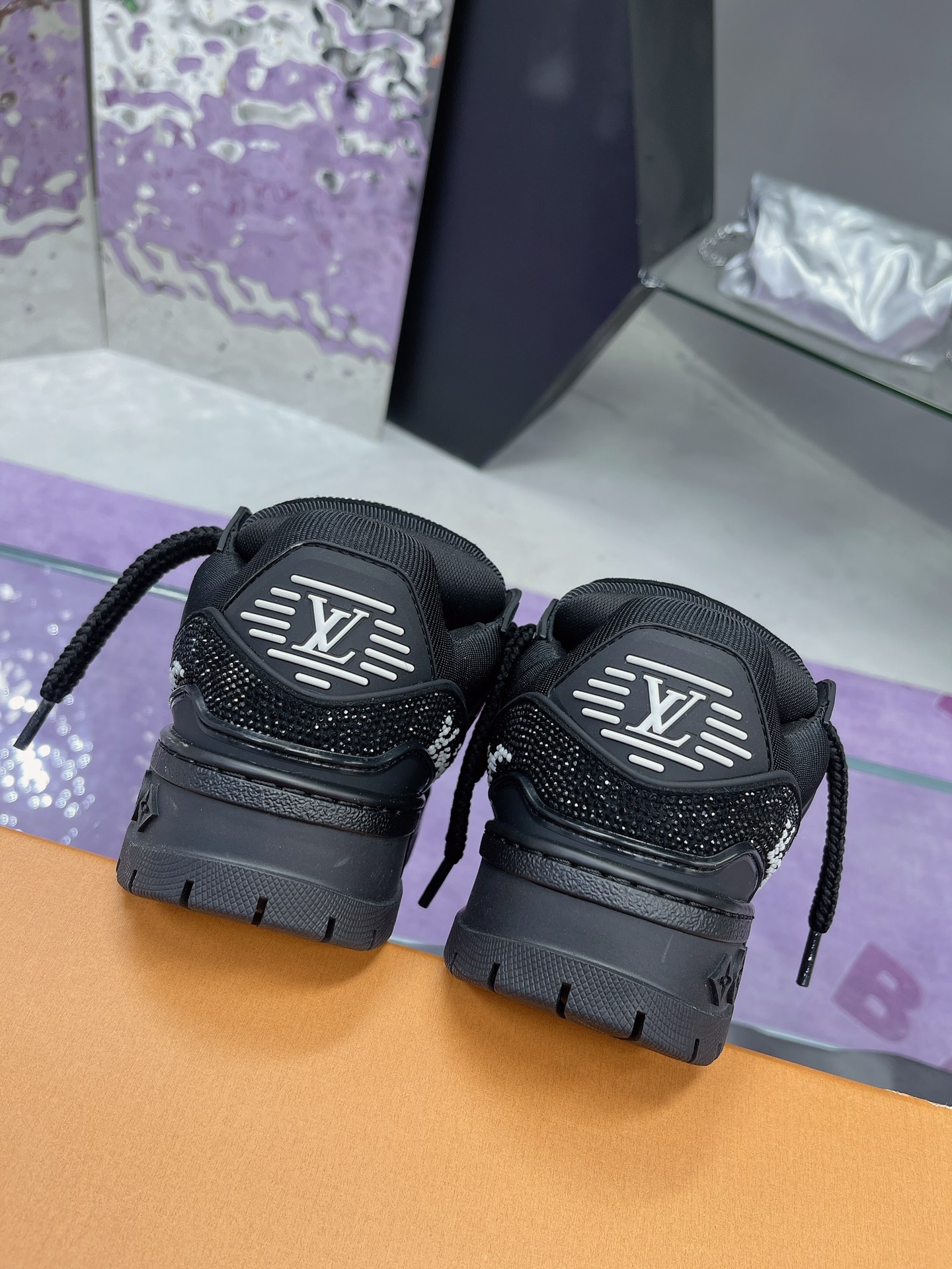 Louis Vuitton Couple Basic Shoes L-s