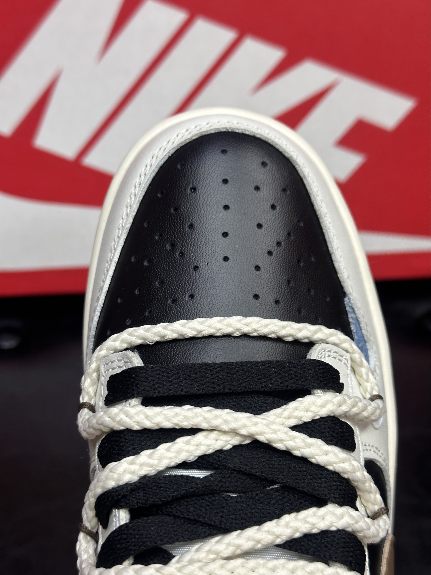 Calvin Klein Nike Female Board Shoes M-l