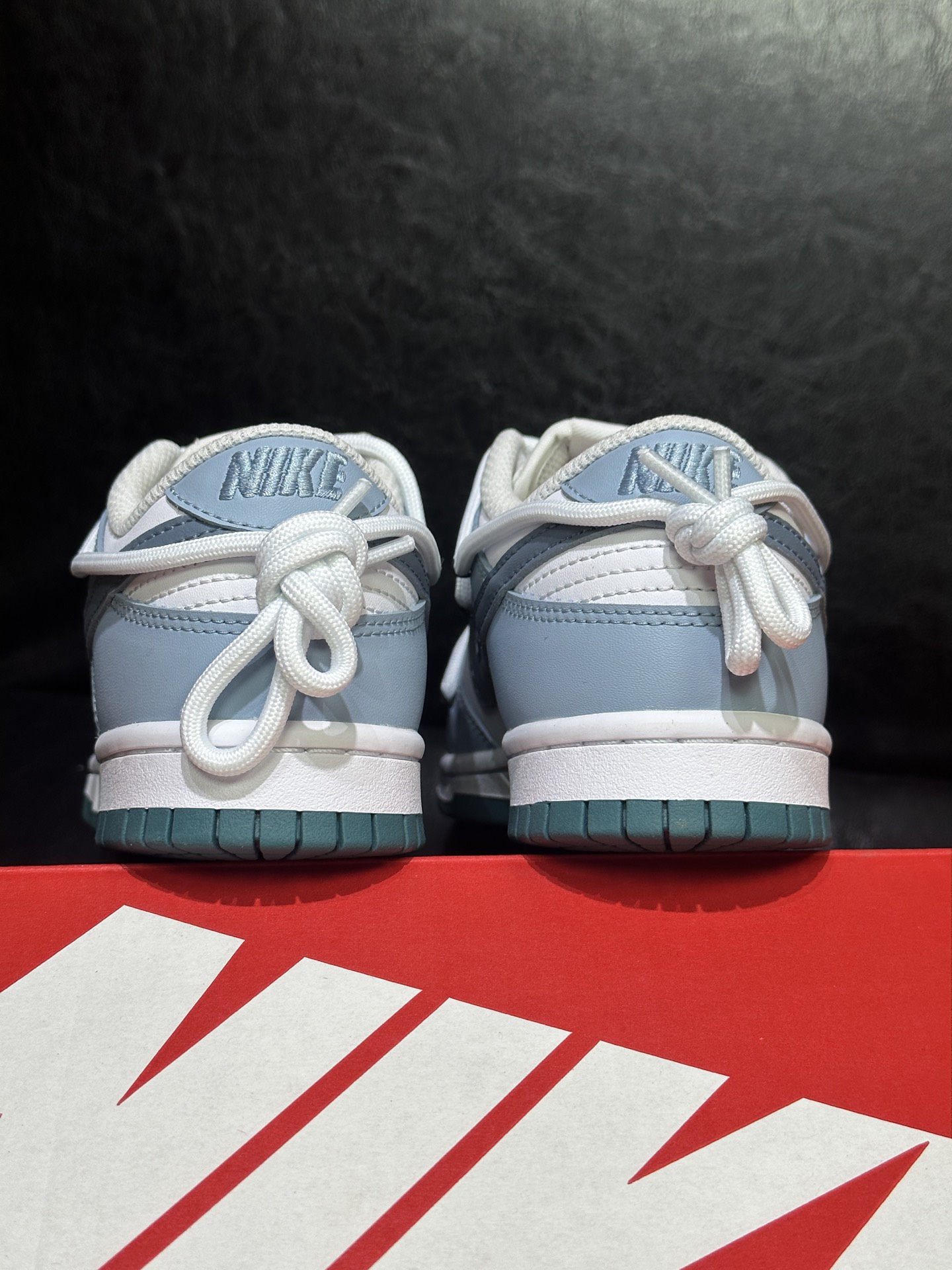 Nike Board Shoes White L-s