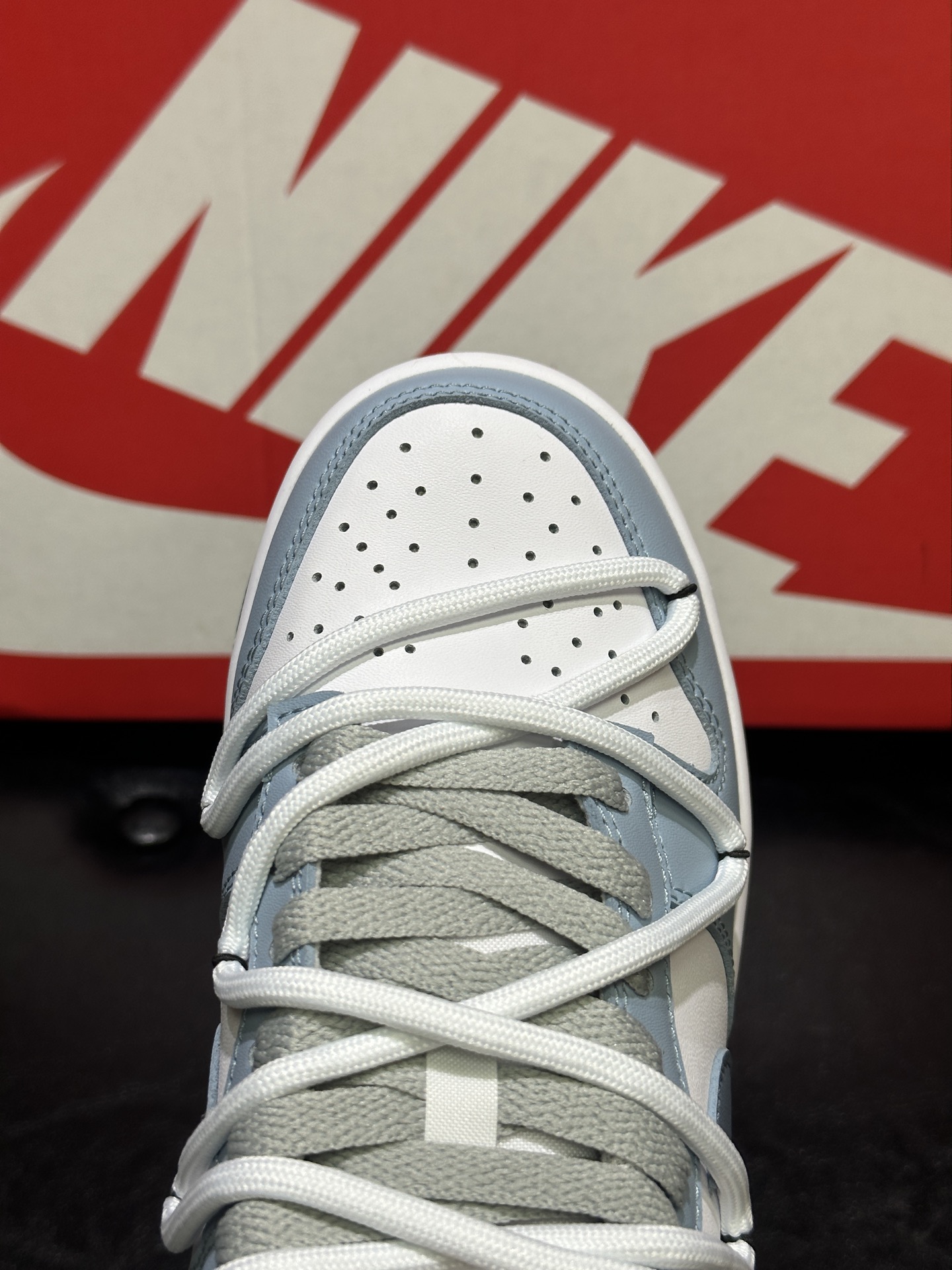 Nike Board Shoes White L-s