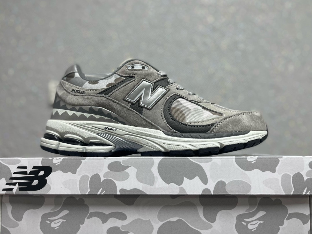 New Balance Leather Shoes L