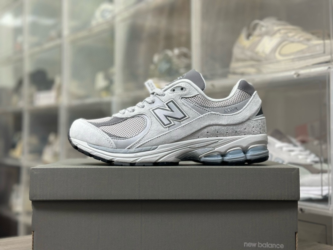 New Balance Leather Shoes L