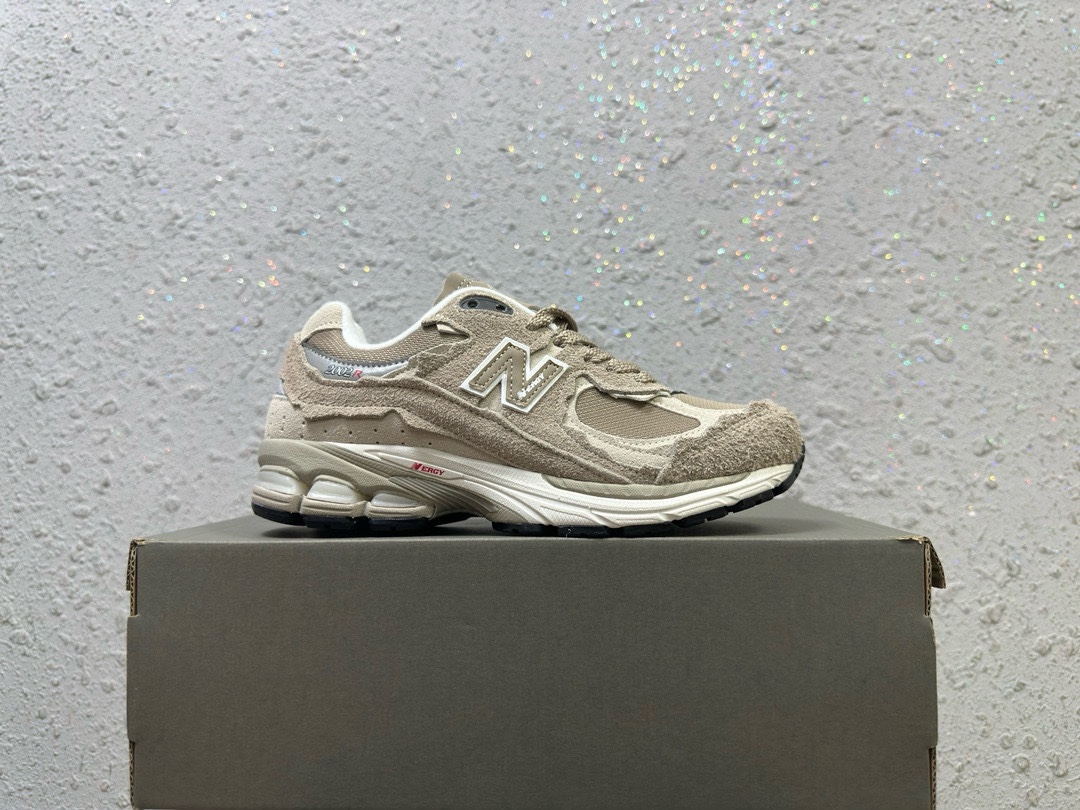 New Balance Leather Shoes L