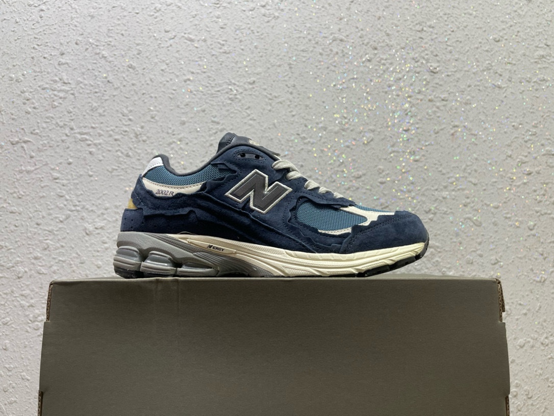 New Balance Leather Shoes L