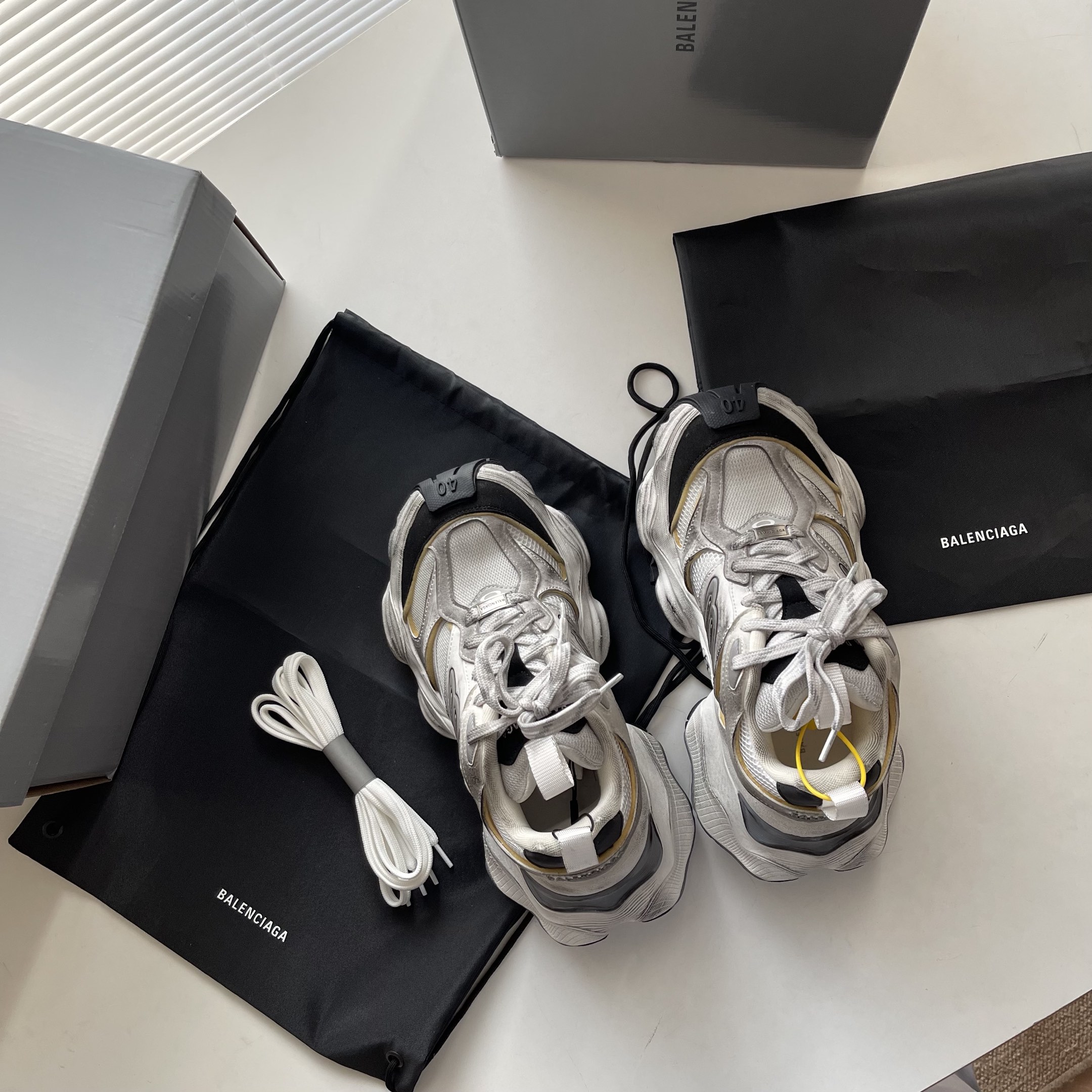 Male Basic Shoes Mesh White