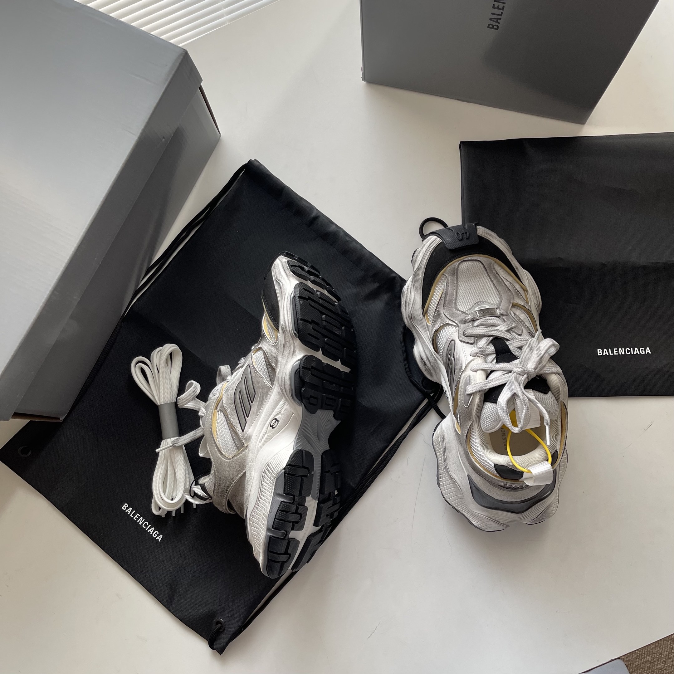 Male Basic Shoes Mesh White