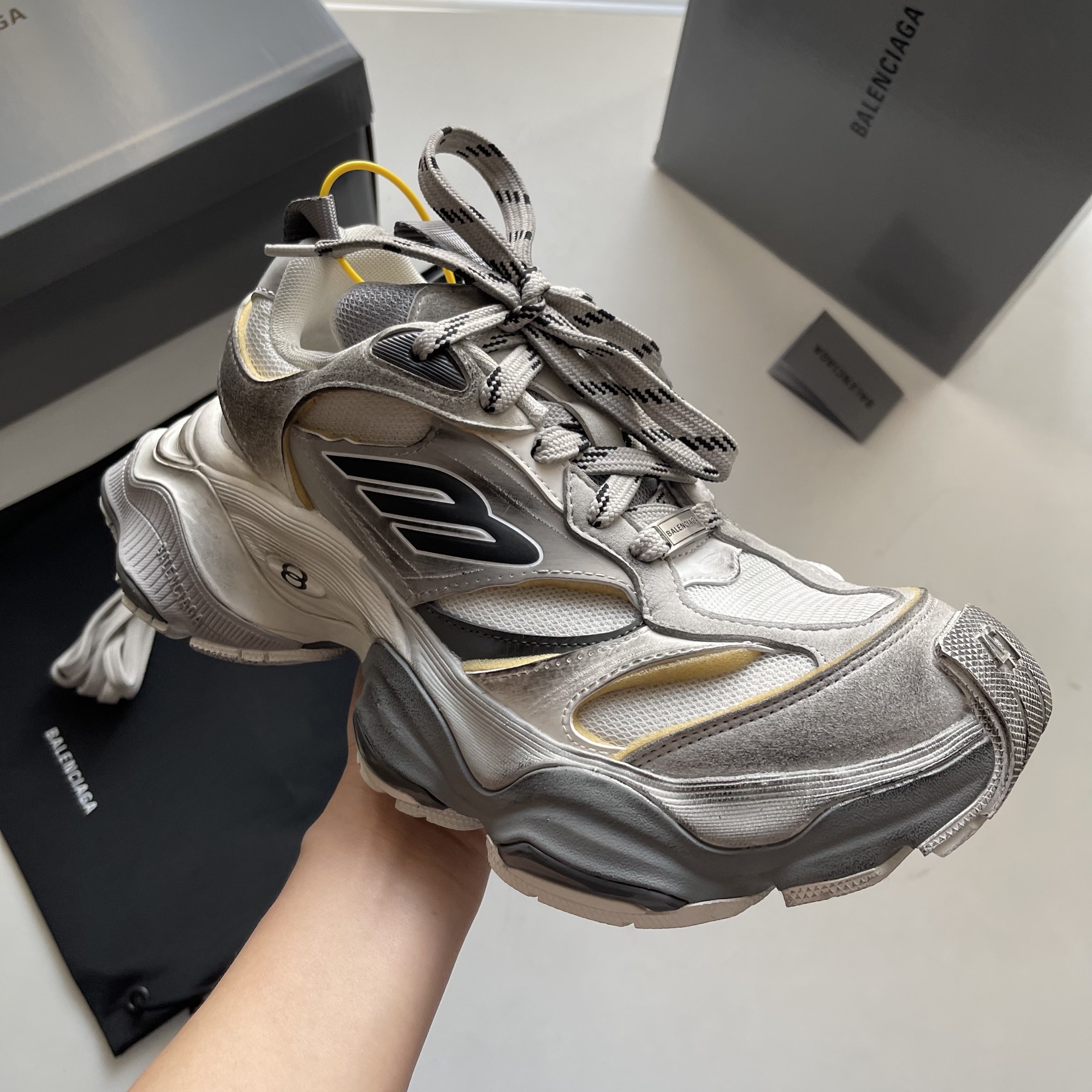 Male Basic Shoes Mesh White