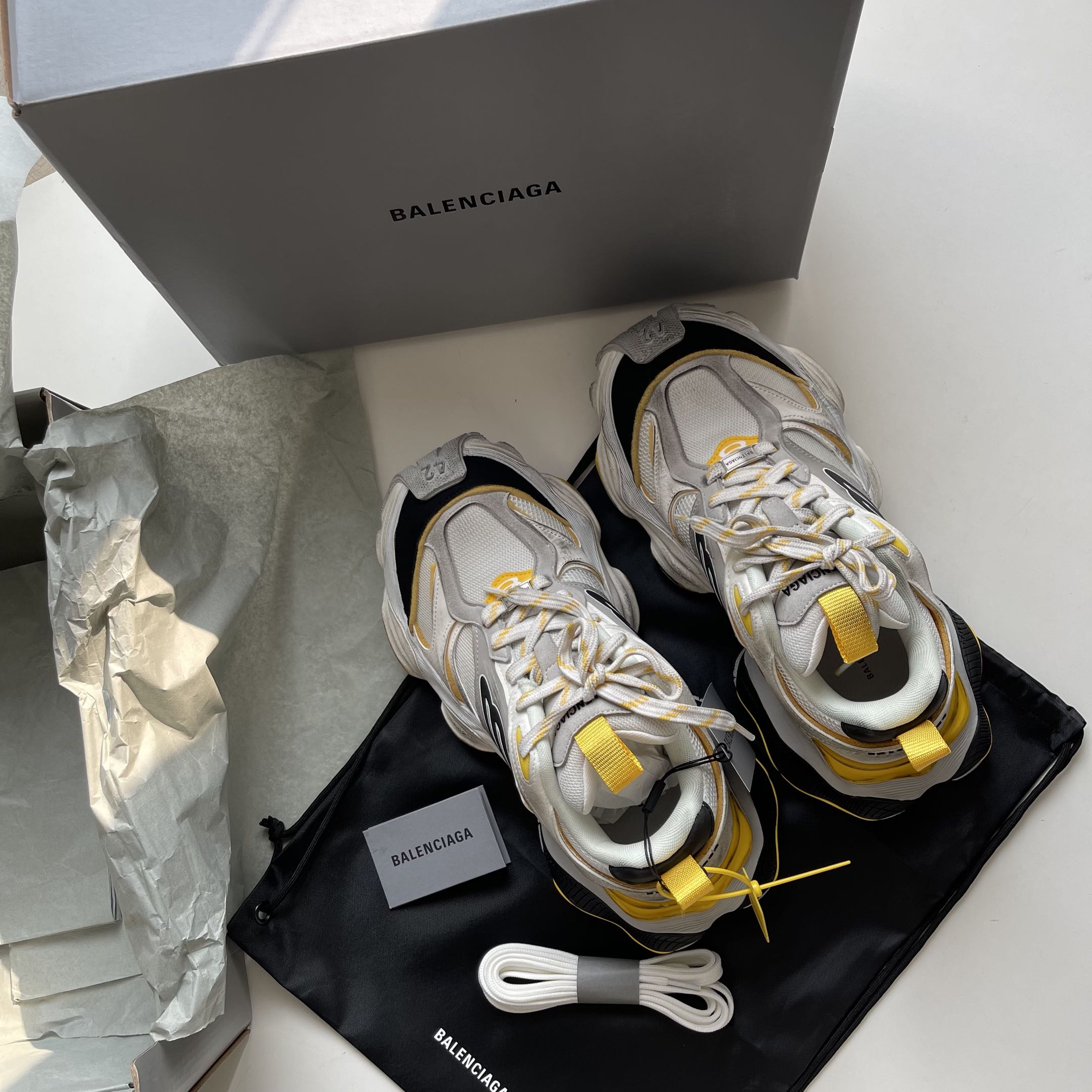 Male Basic Shoes Mesh White
