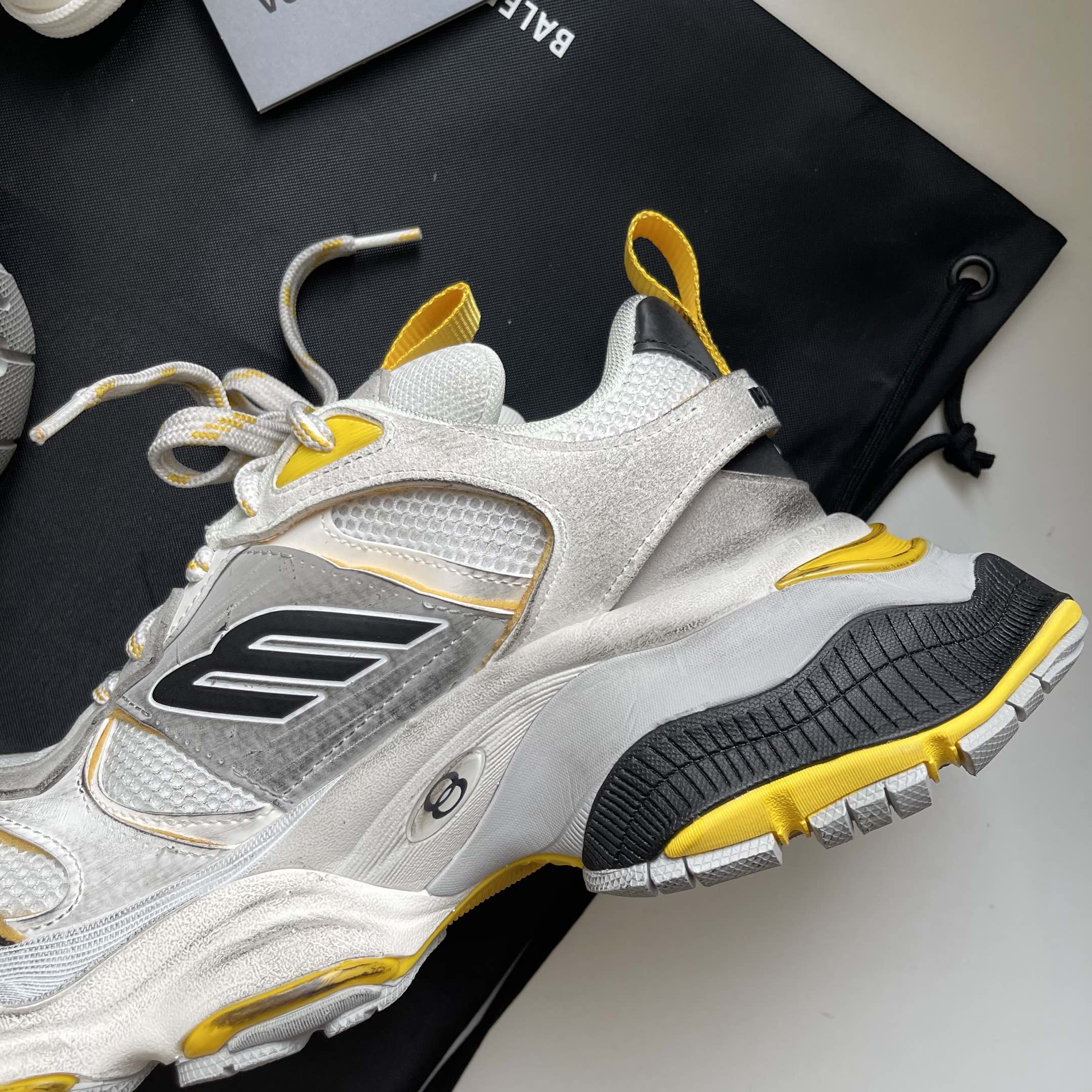 Male Basic Shoes Mesh White