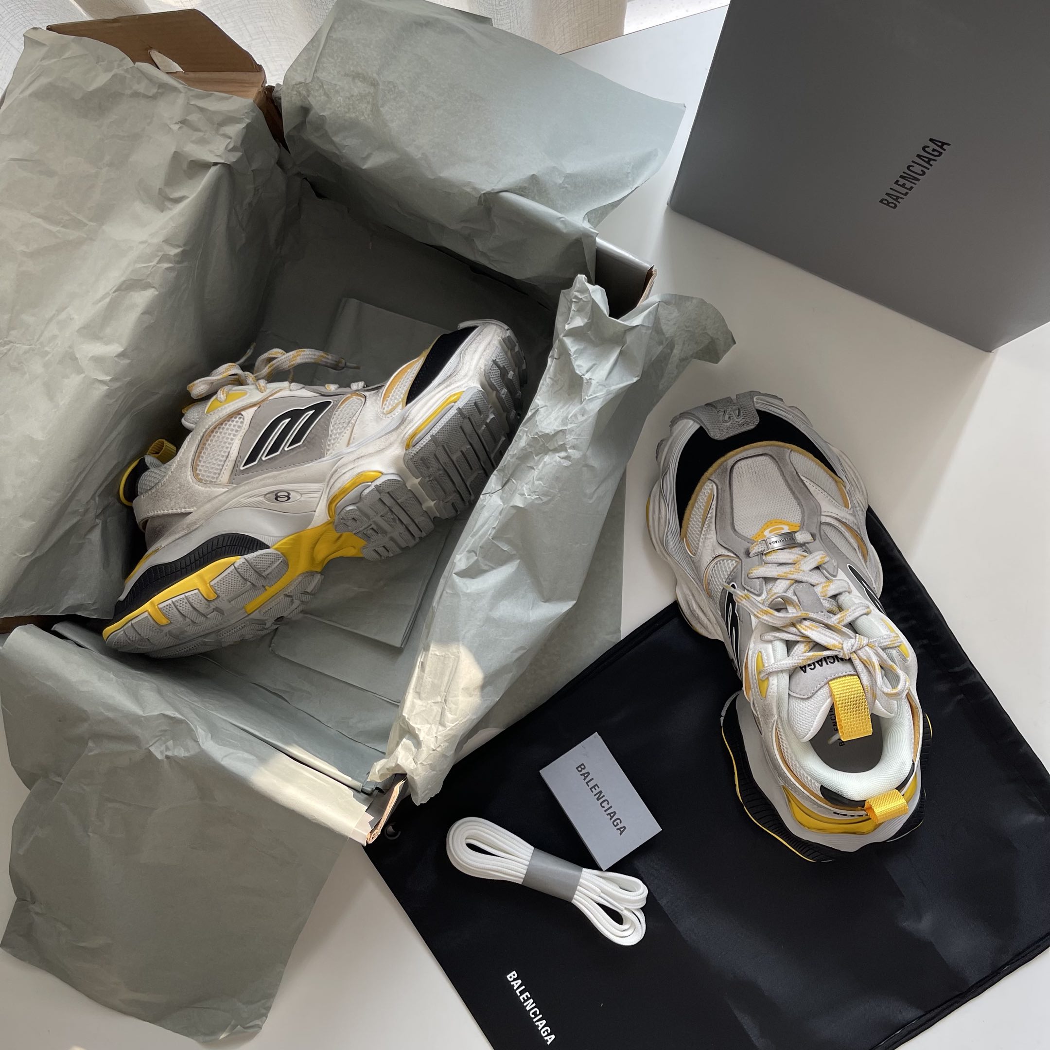 Male Basic Shoes Mesh White