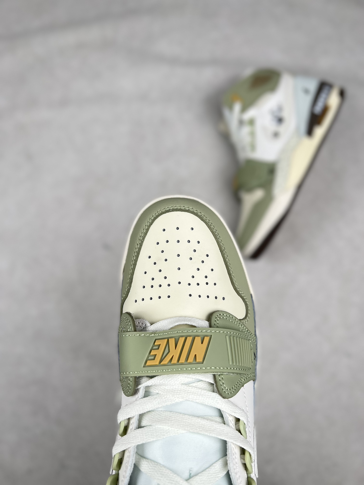 Jordan Nike Basic Shoes L-s