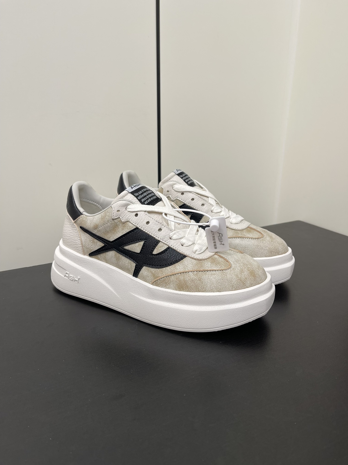 Hermes Female Sneakers Breathable M-s