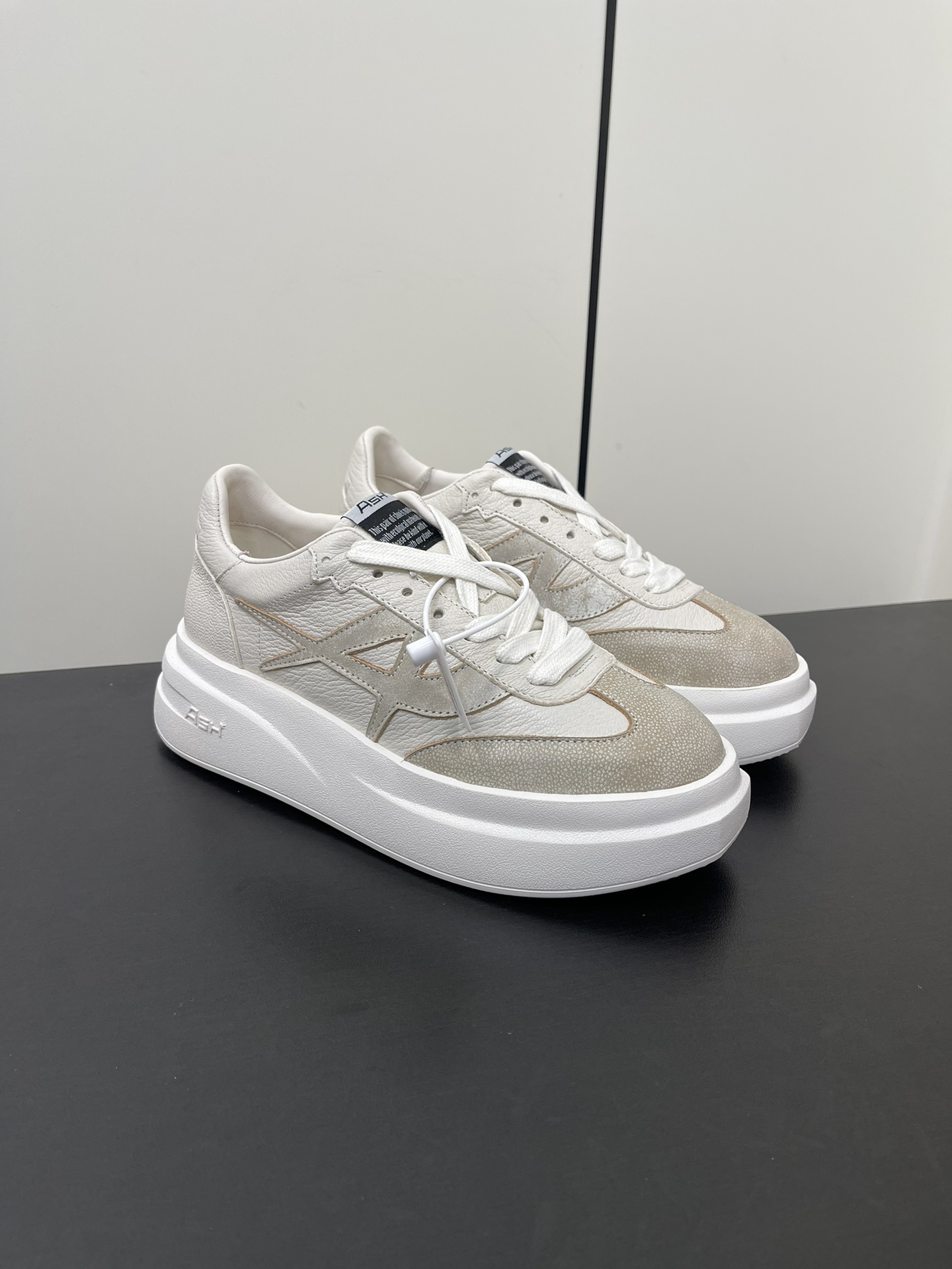 Hermes Female Sneakers Breathable M-s