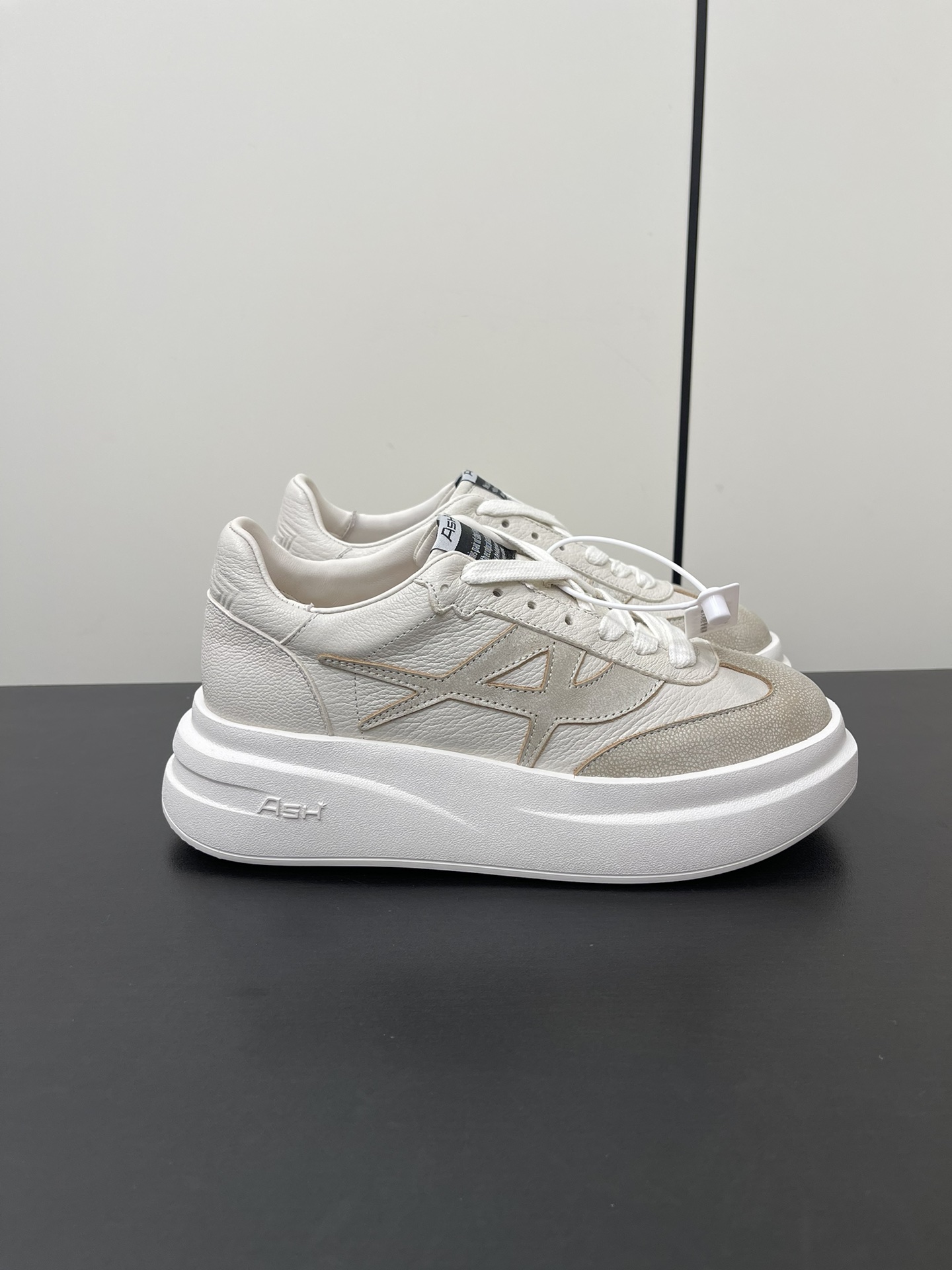 Hermes Female Sneakers Breathable M-s