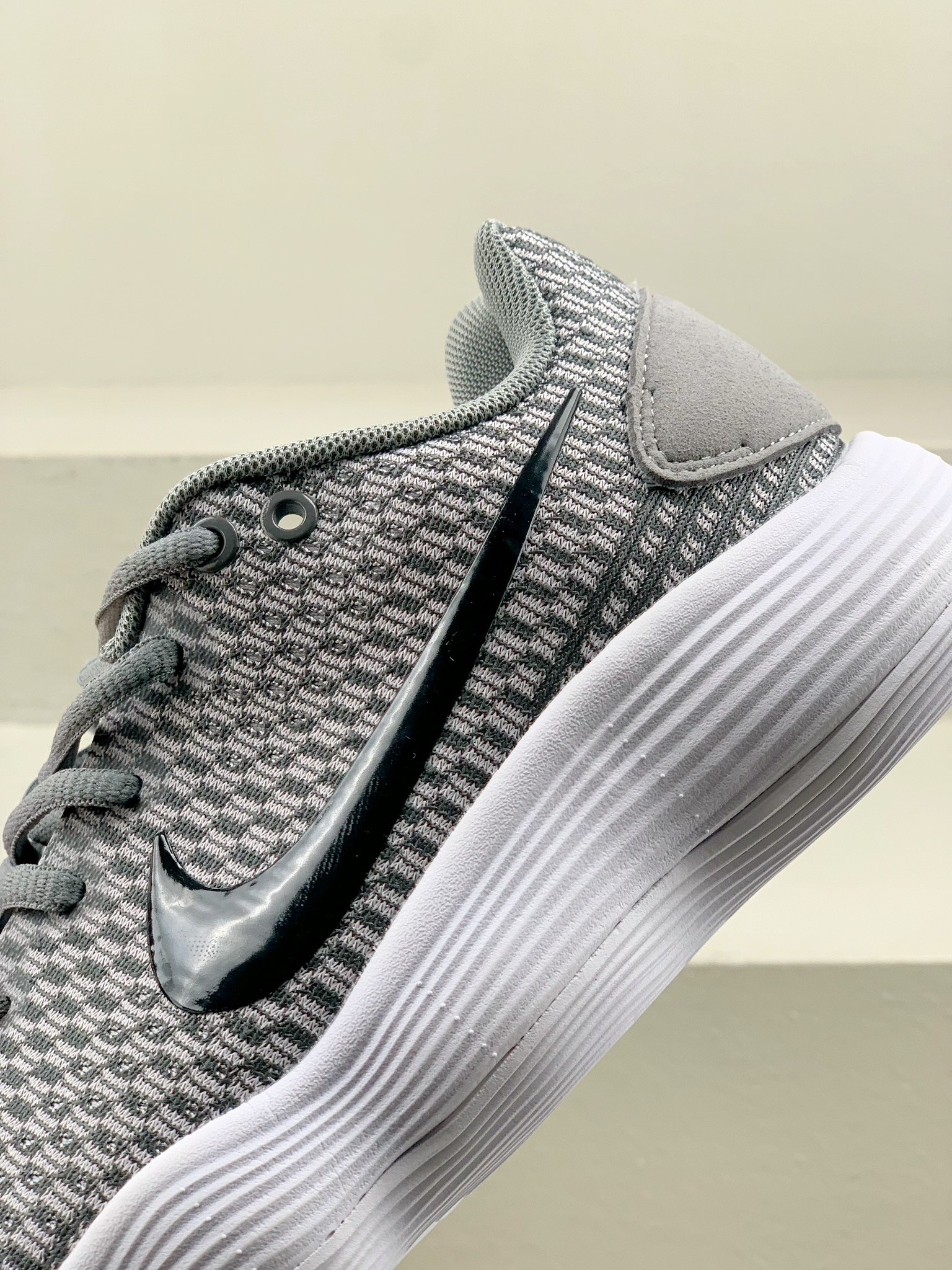 Nike Basic Shoes L-s