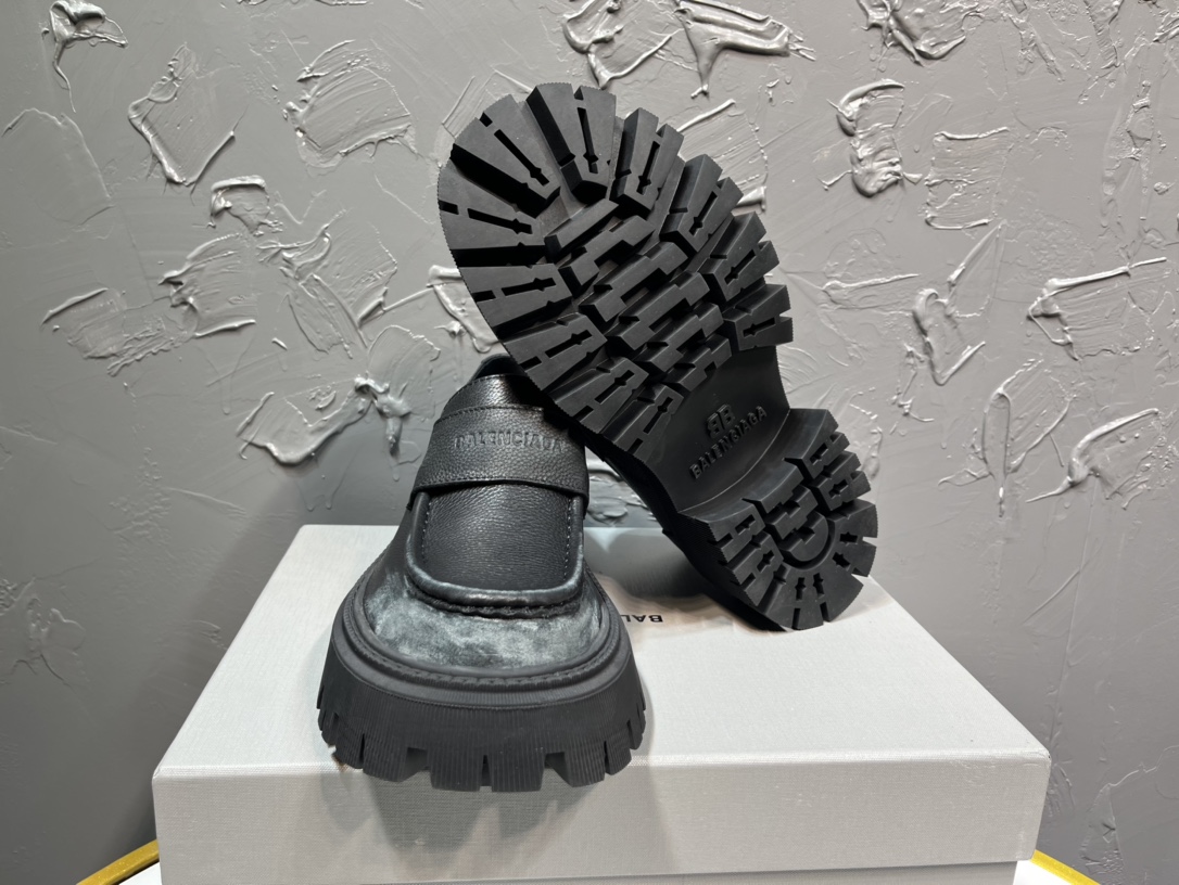 Balenciaga Loafers Cow Leather M-l