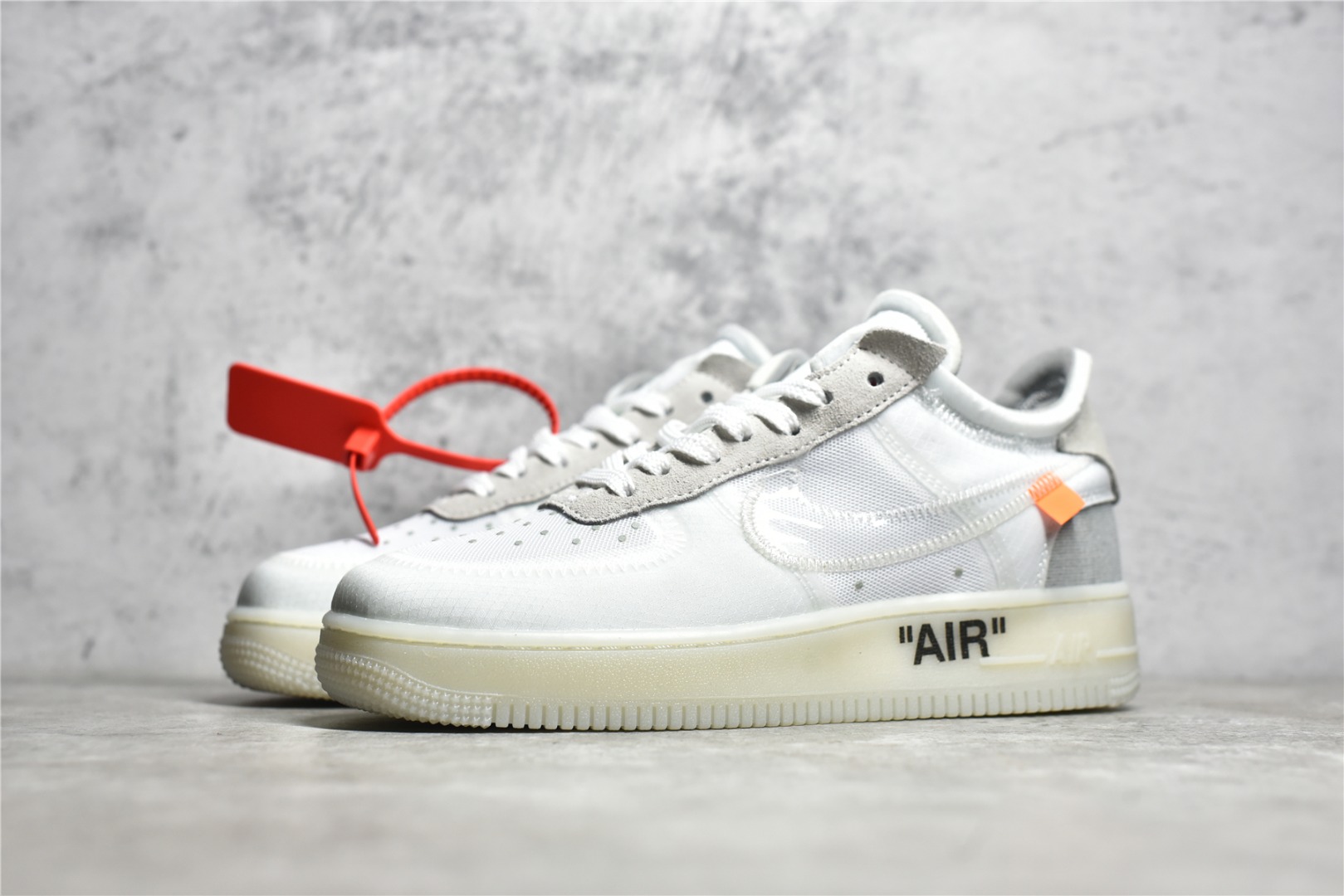 Nike Board Shoes White L