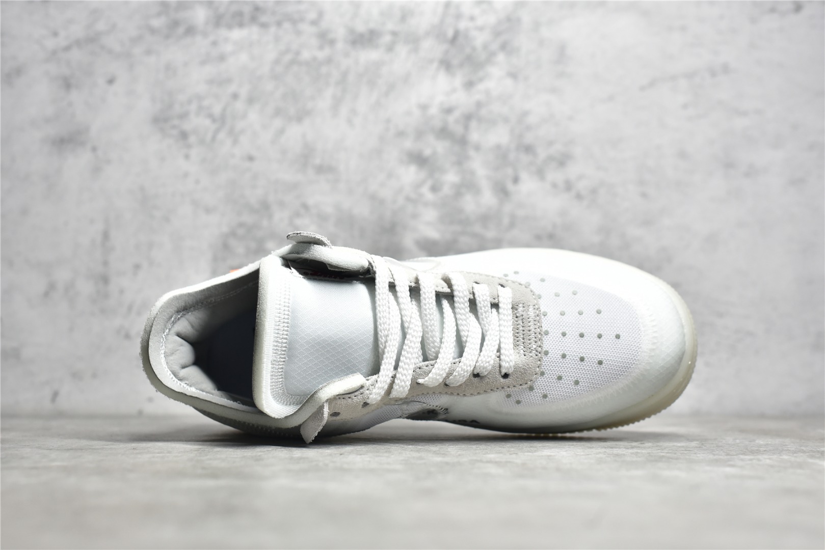 Nike Board Shoes White L