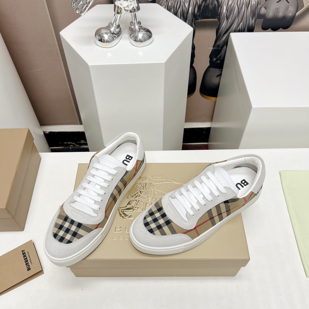 Burberry Male Sneakers M-s