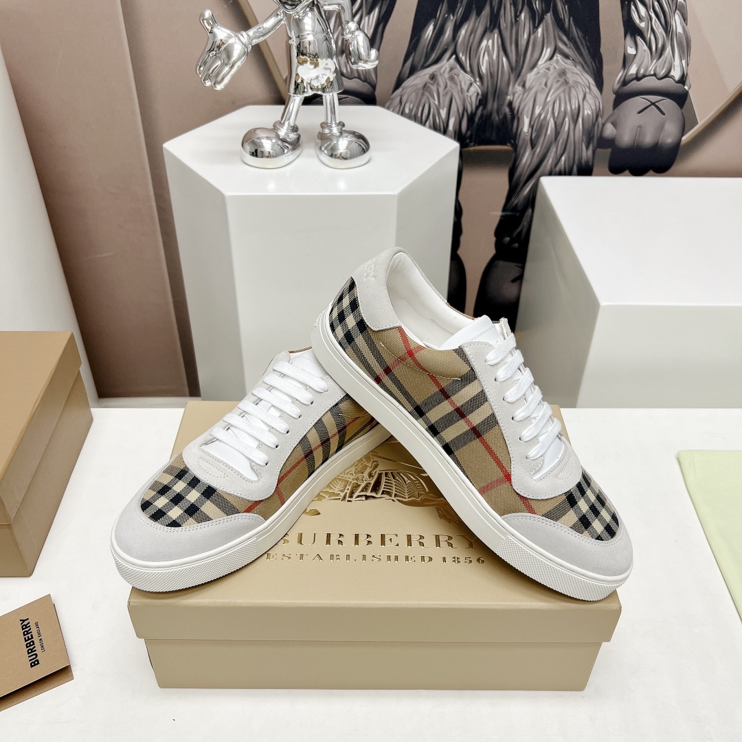 Burberry Male Sneakers M-s