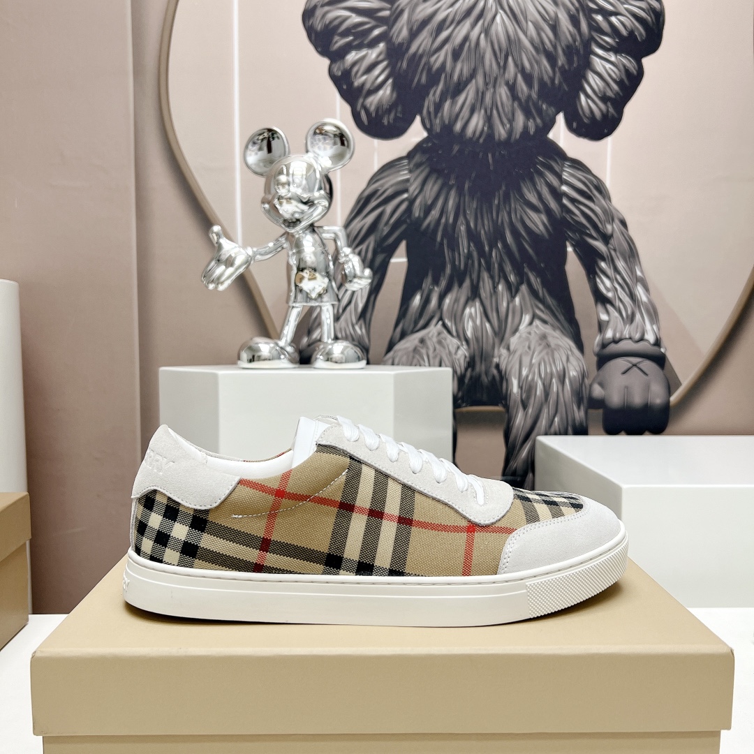 Burberry Male Sneakers M-s