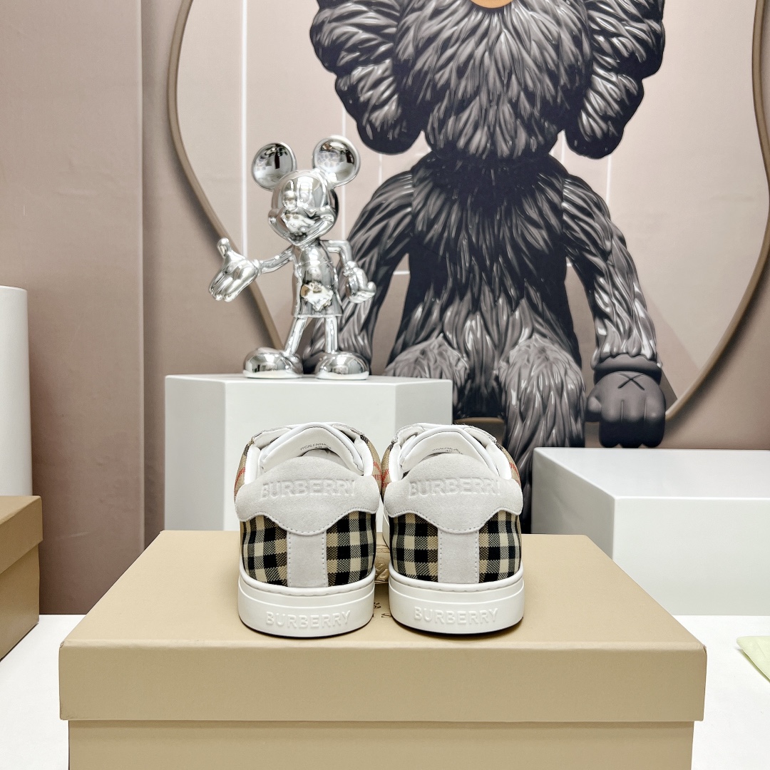 Burberry Male Sneakers M-s