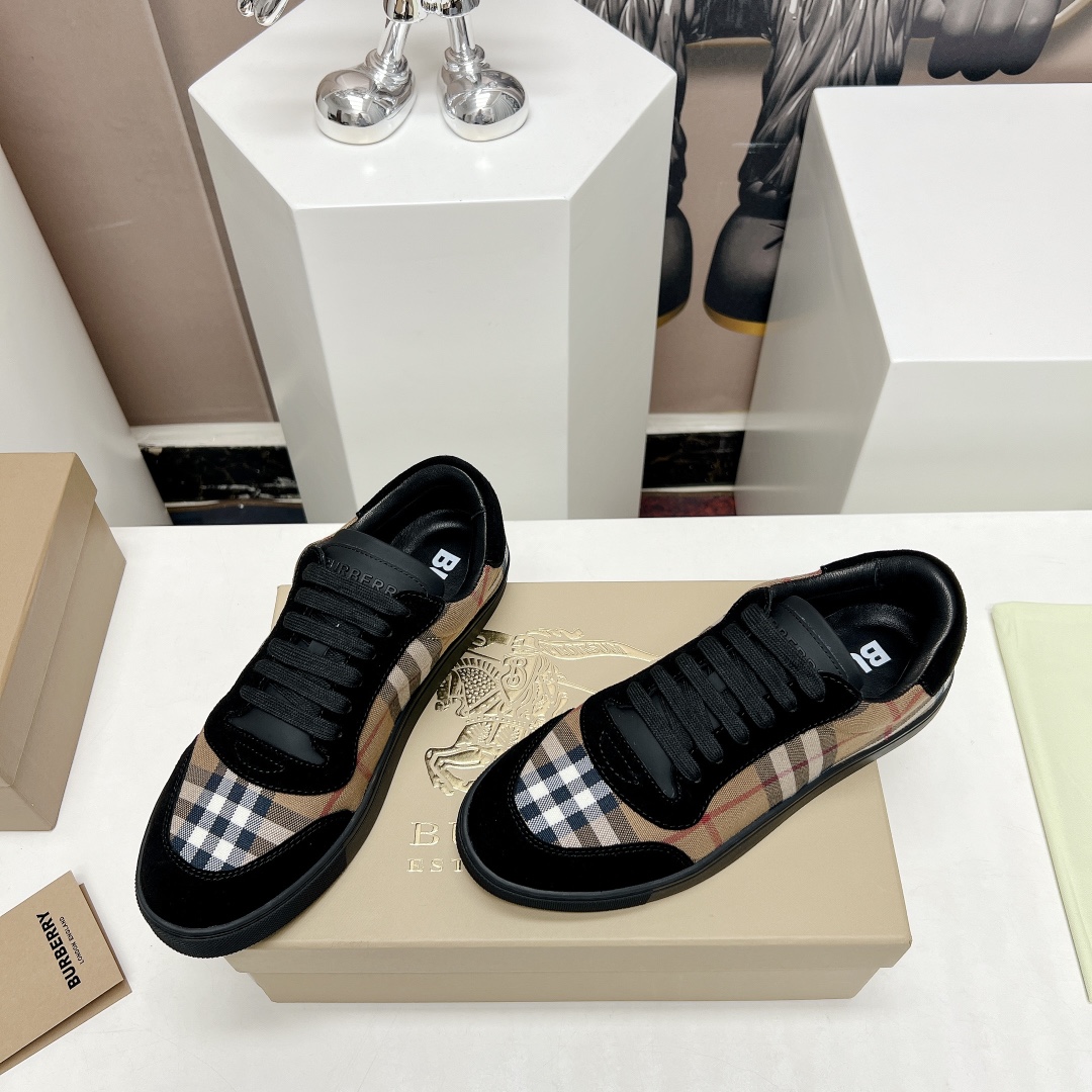 Burberry Male Sneakers M-s
