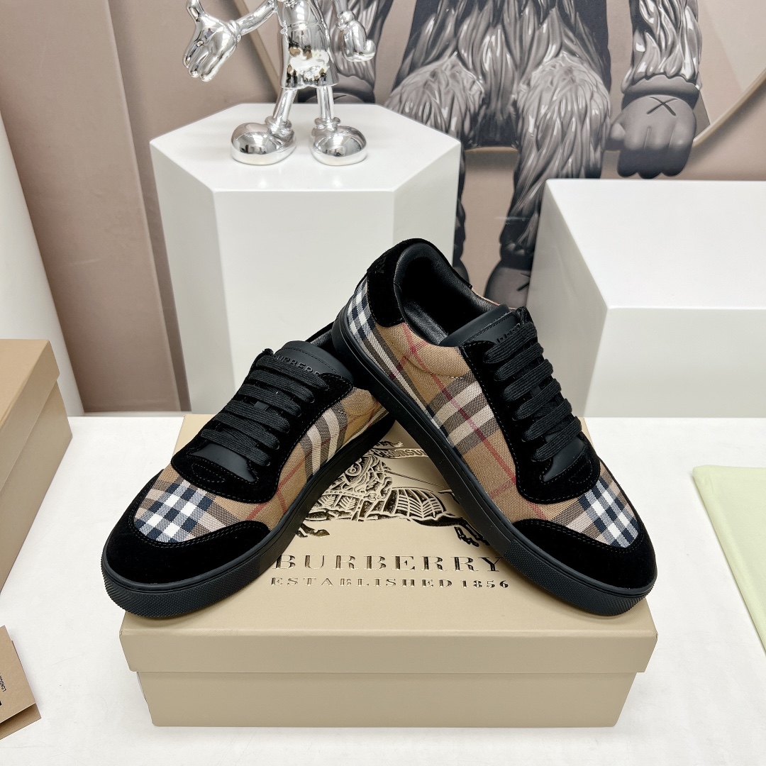 Burberry Male Sneakers M-s