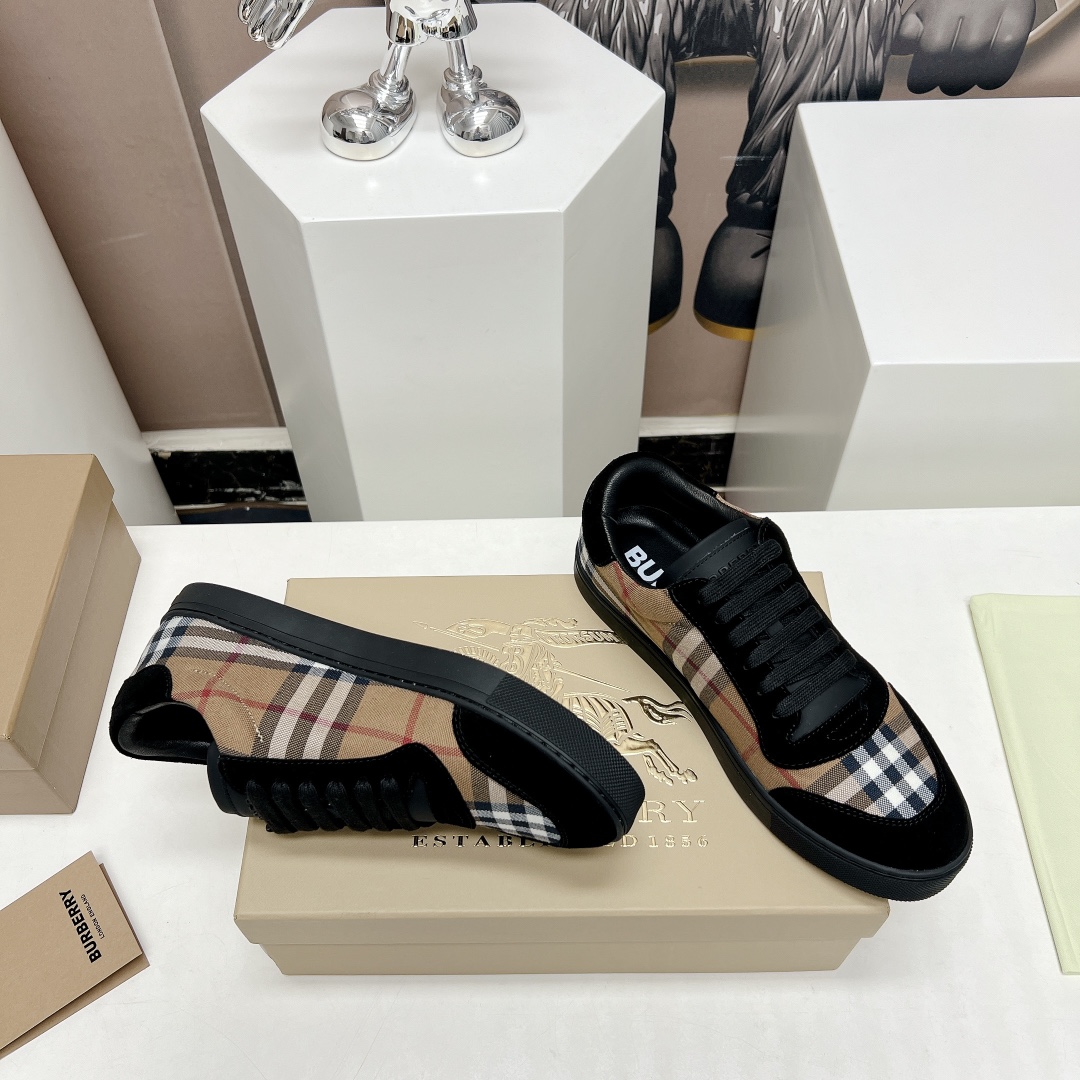 Burberry Male Sneakers M-s