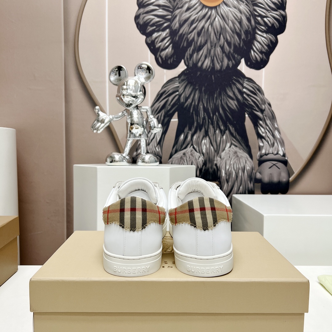 Burberry Male Sneakers M-s