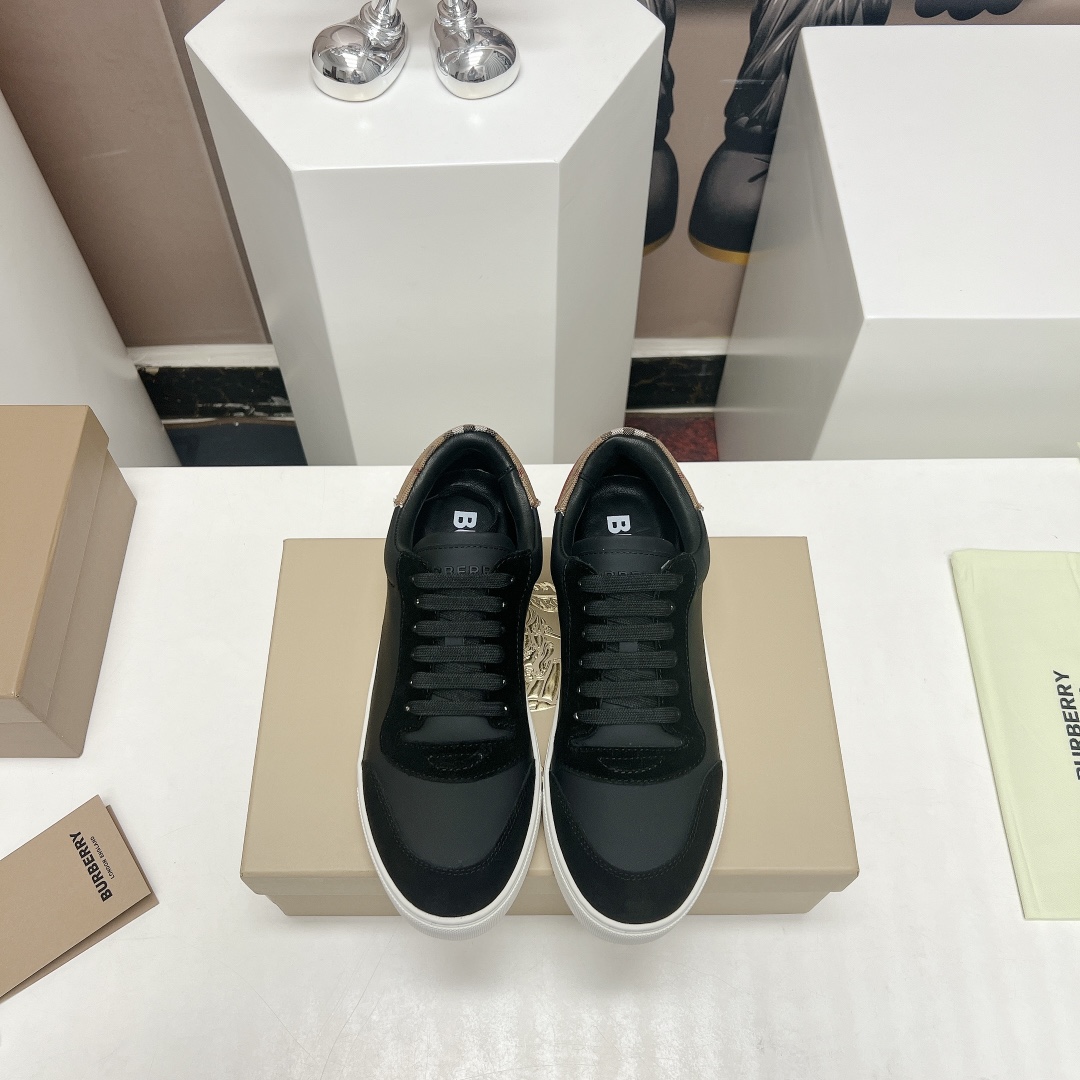 Burberry Male Sneakers M-s