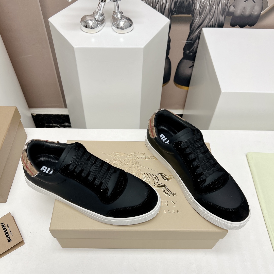 Burberry Male Sneakers M-s