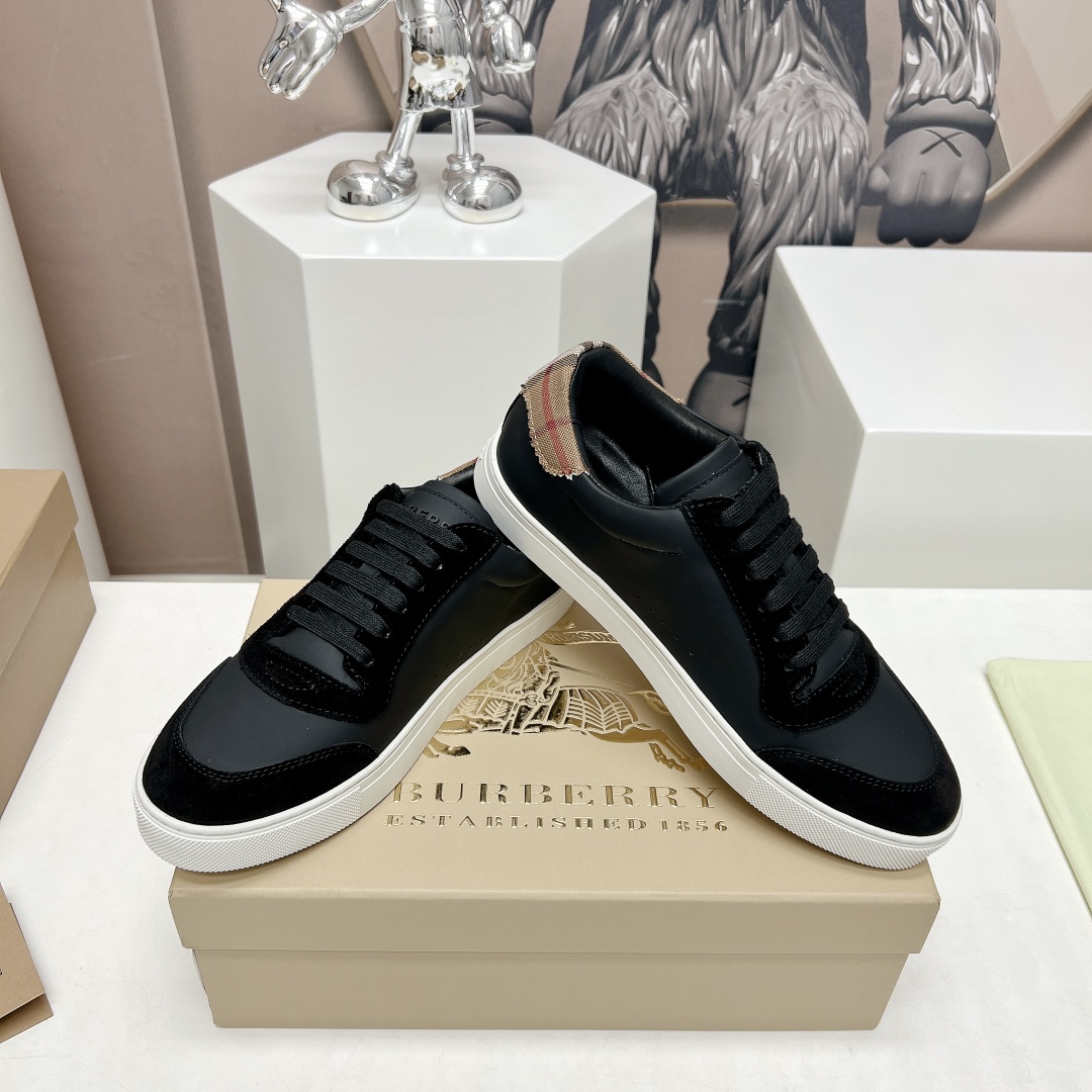 Burberry Male Sneakers M-s