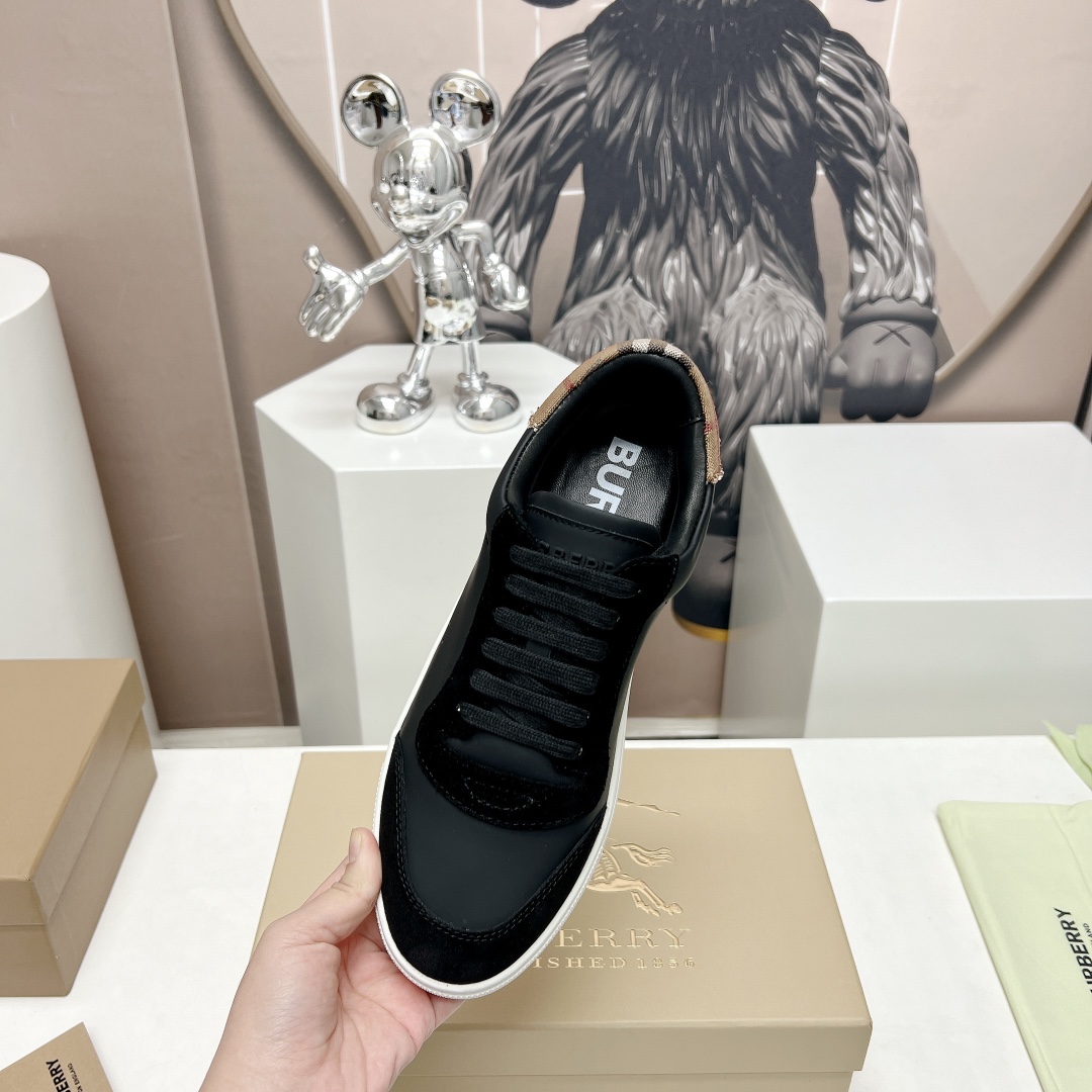 Burberry Male Sneakers M-s