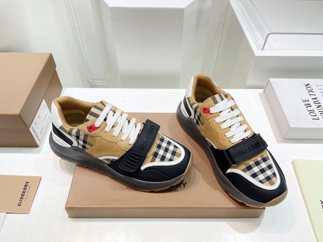 Burberry Male Sneakers Breathable M-s