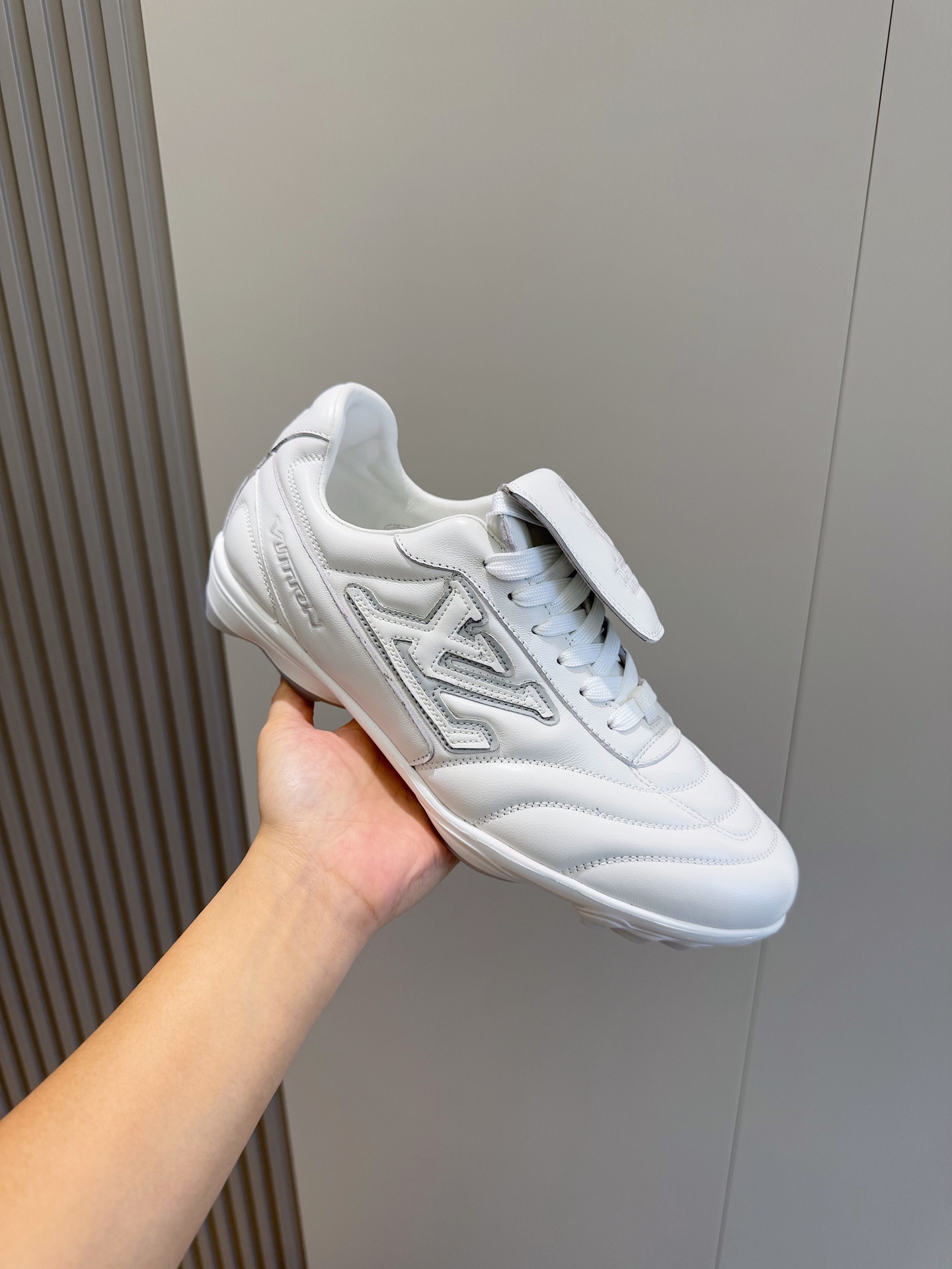 Louis Vuitton Couple Sneakers M-l-s