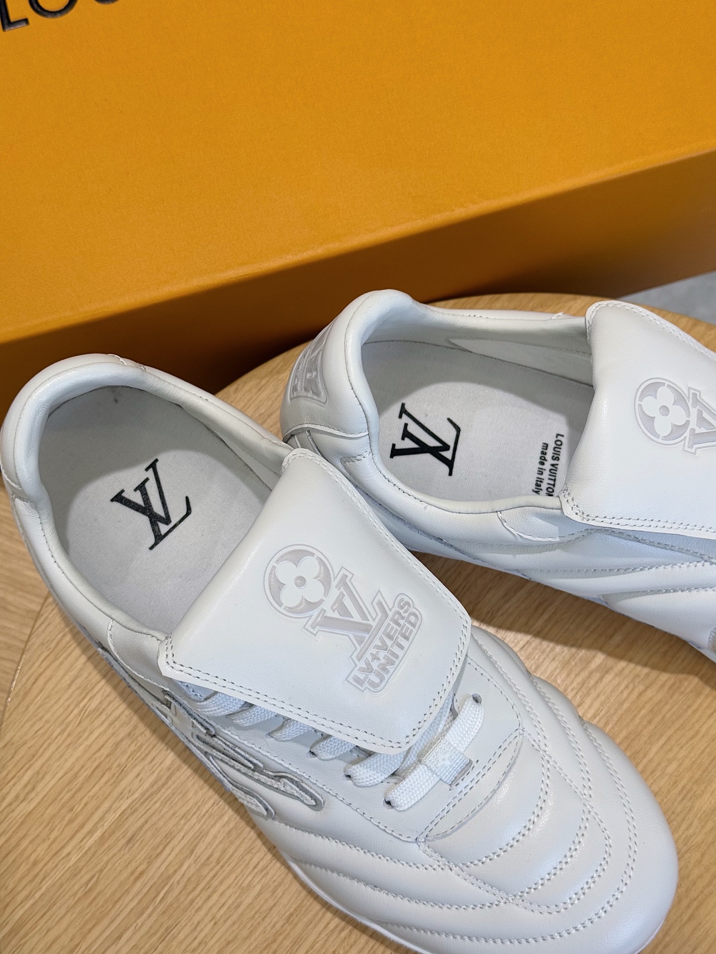 Louis Vuitton Couple Sneakers M-l-s