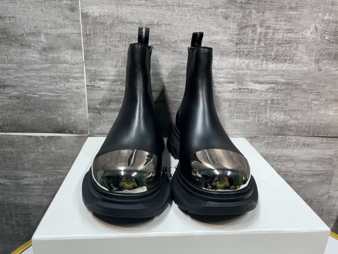 Male Basic Shoes White M