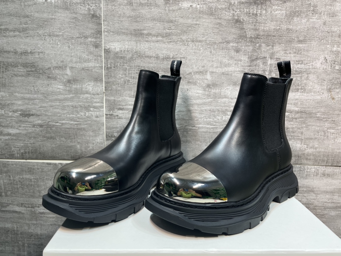 Male Basic Shoes White M