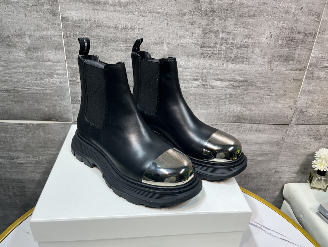 Male Basic Shoes White M
