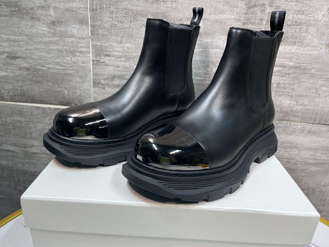Male Basic Shoes White M