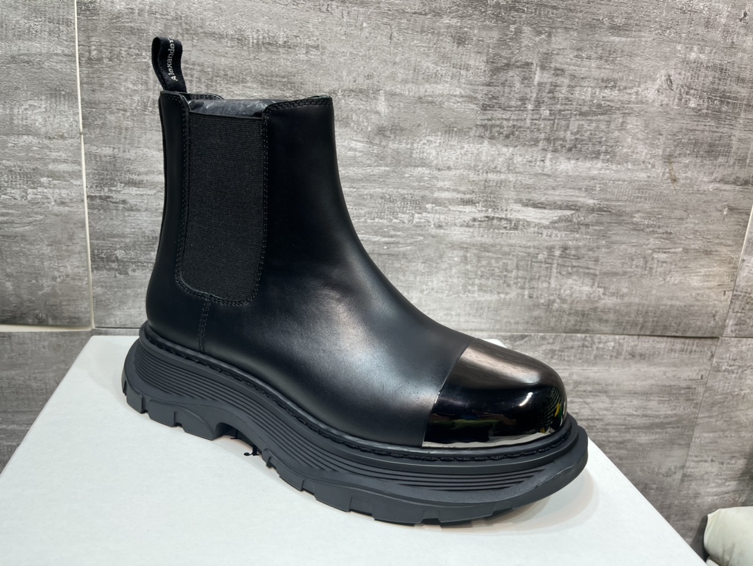 Male Basic Shoes White M